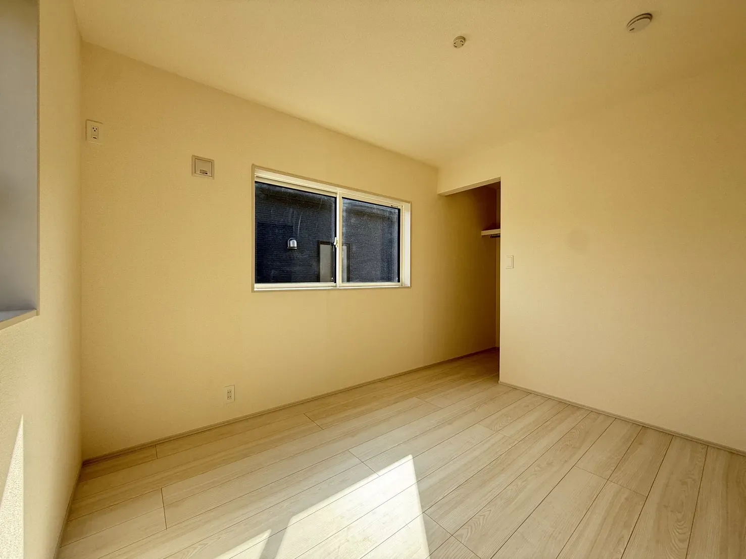 【①号棟5.25帖洋室】