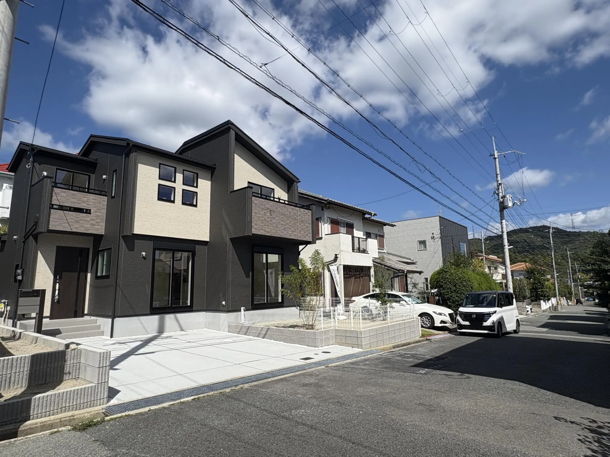 【前面道路含む現地写真】