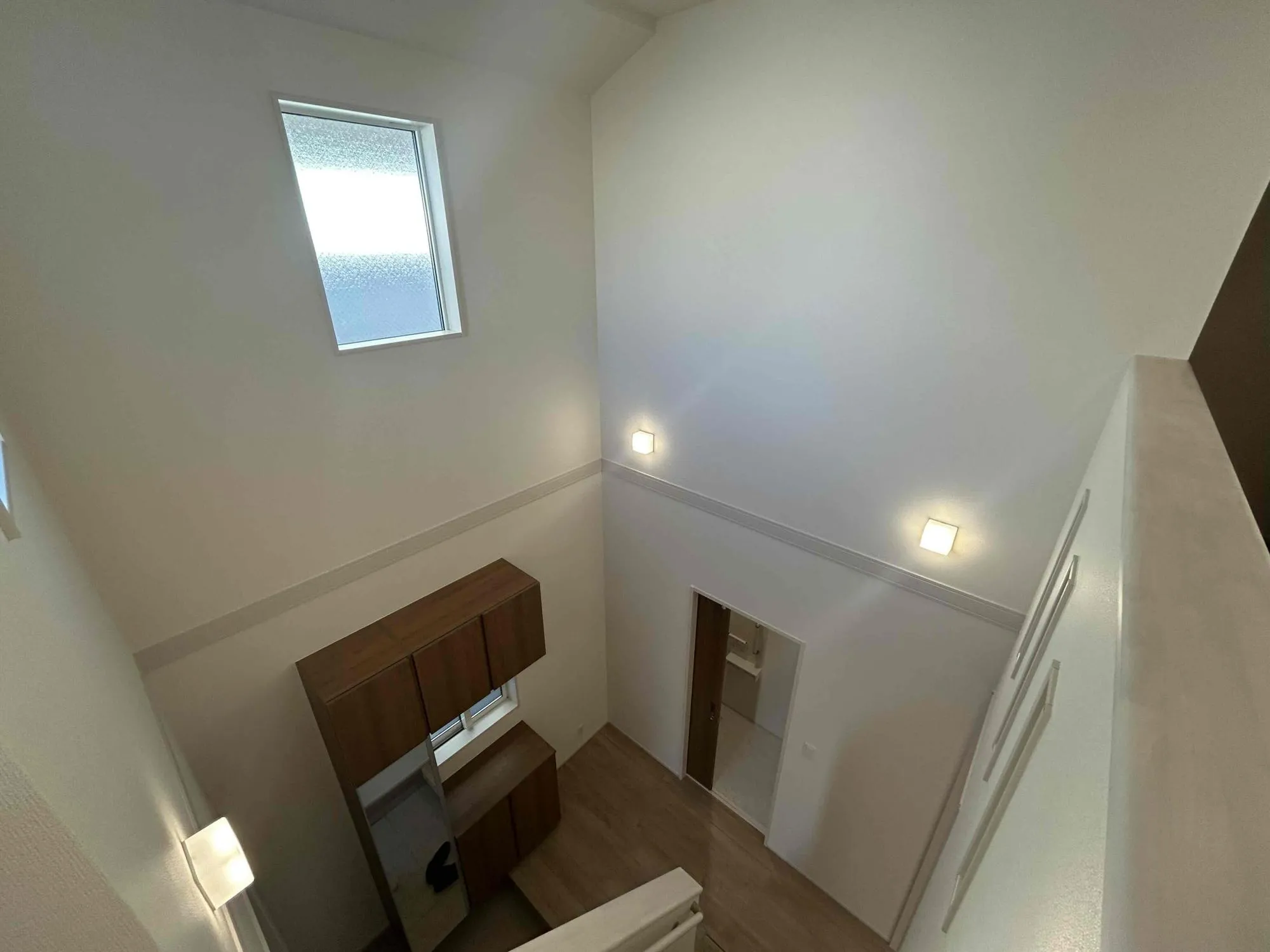 2号棟 玄関吹き抜け