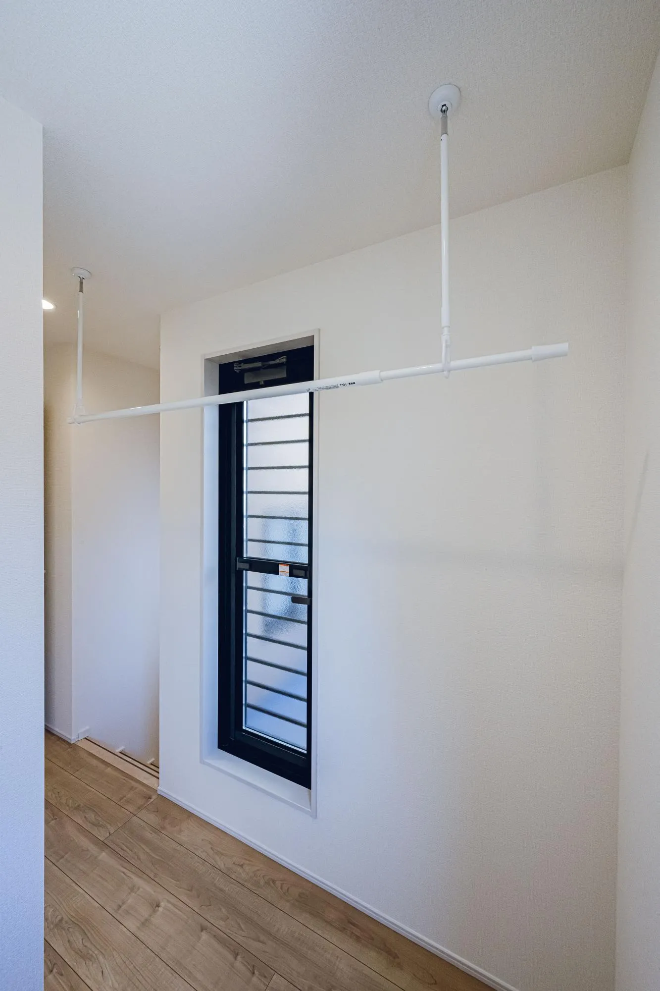 階段を上がってすぐのフリースペースは1.75帖