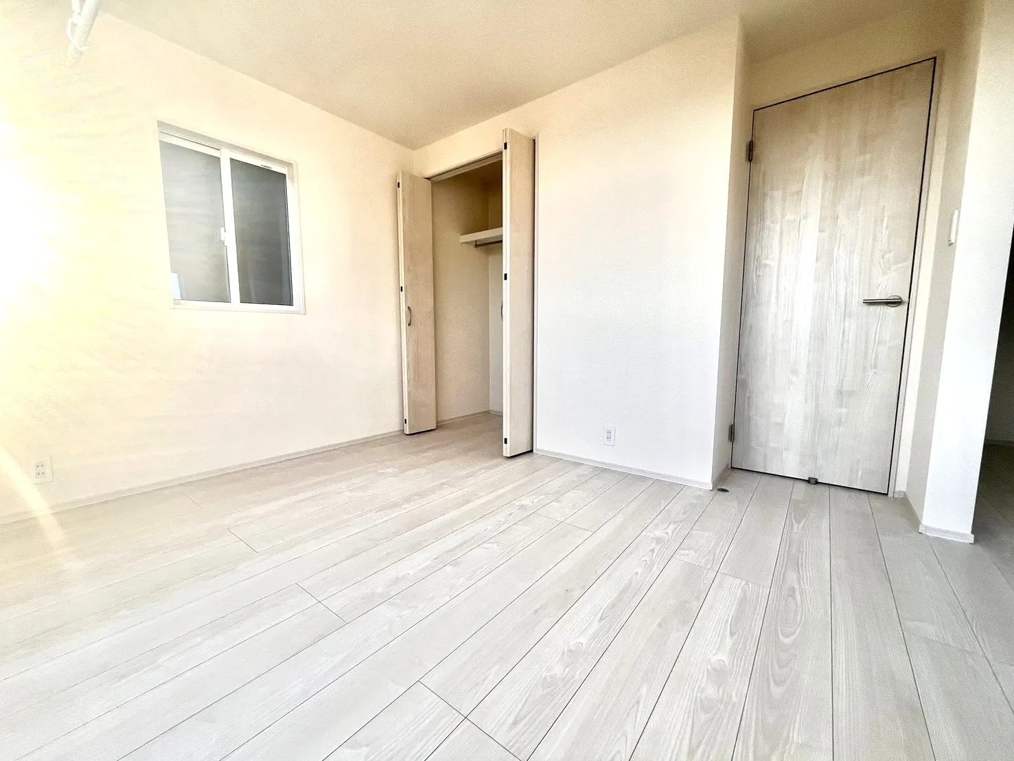 ☆2号棟　5.5畳洋室☆