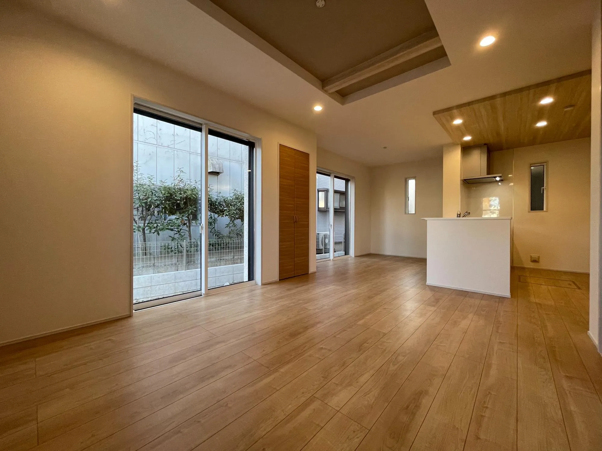 【1階　LDK(16帖)】