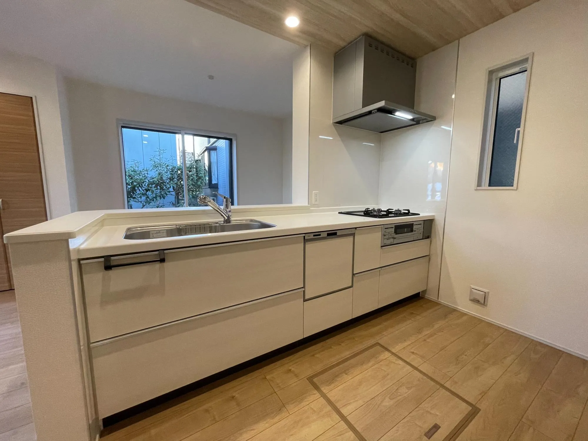 【1階　キッチン】