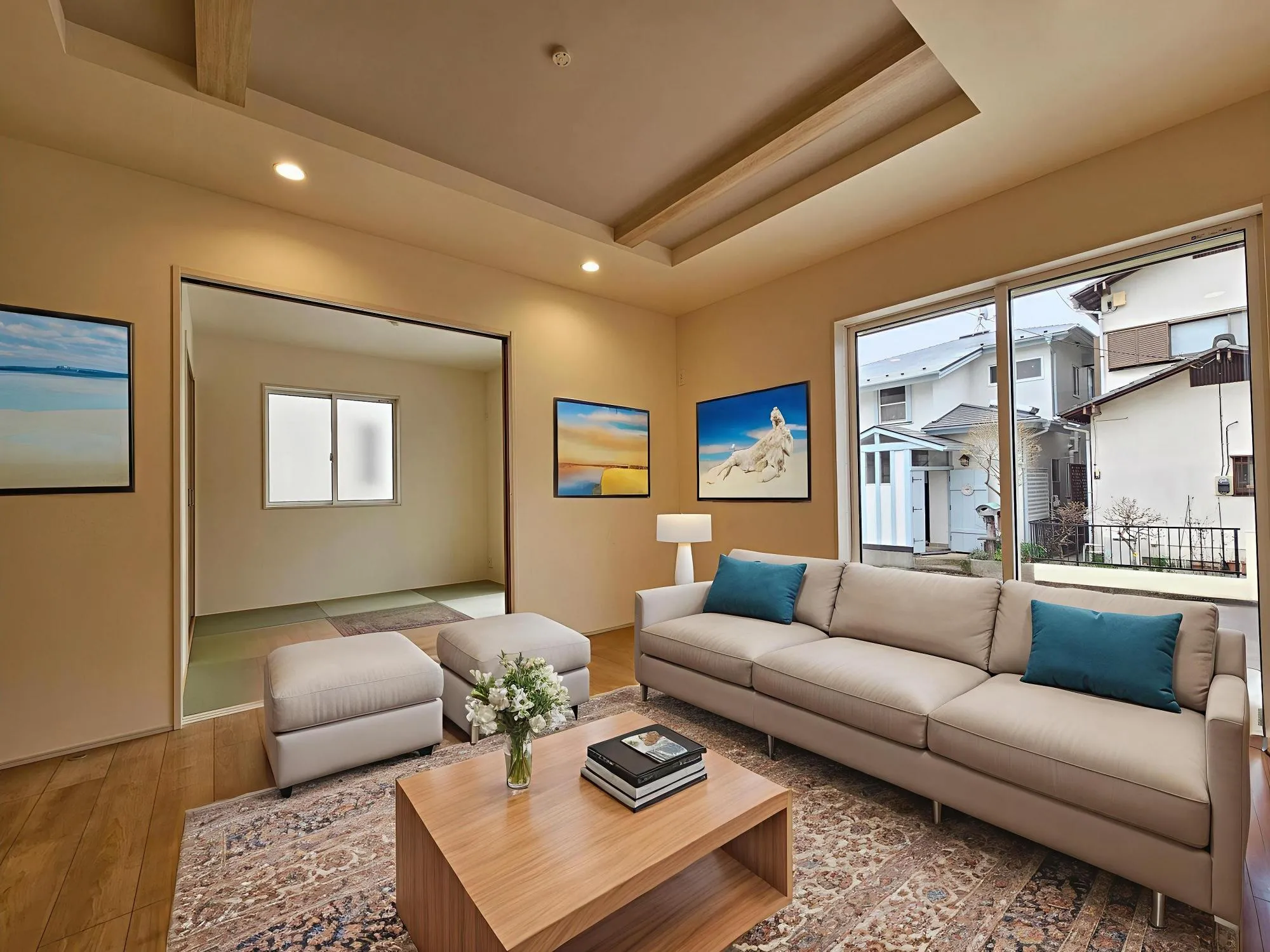 柔らかな色合いのフローリングと清潔感の溢れるクロスが明るい空間を創り出しているリビングダイニング。憩いの場に相応しく、ここで楽しむ家族の時間が絆をより深めてくれそうです。(家具はAI加工です)