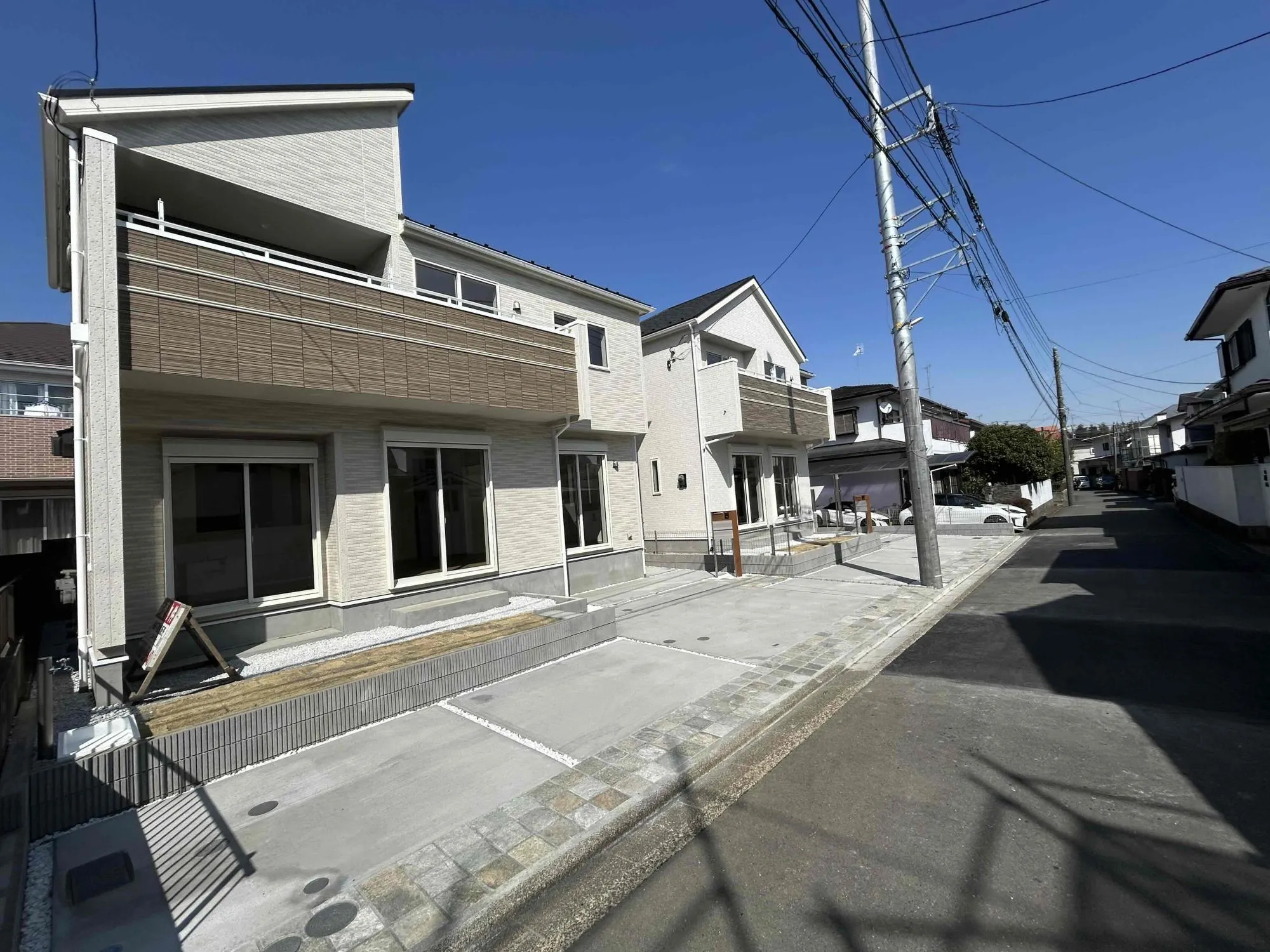 販売現地(R8.3.9)
相鉄線「二俣川駅」徒歩20分です!
室内完成しておりますのでいつでもご内覧いただけます♪