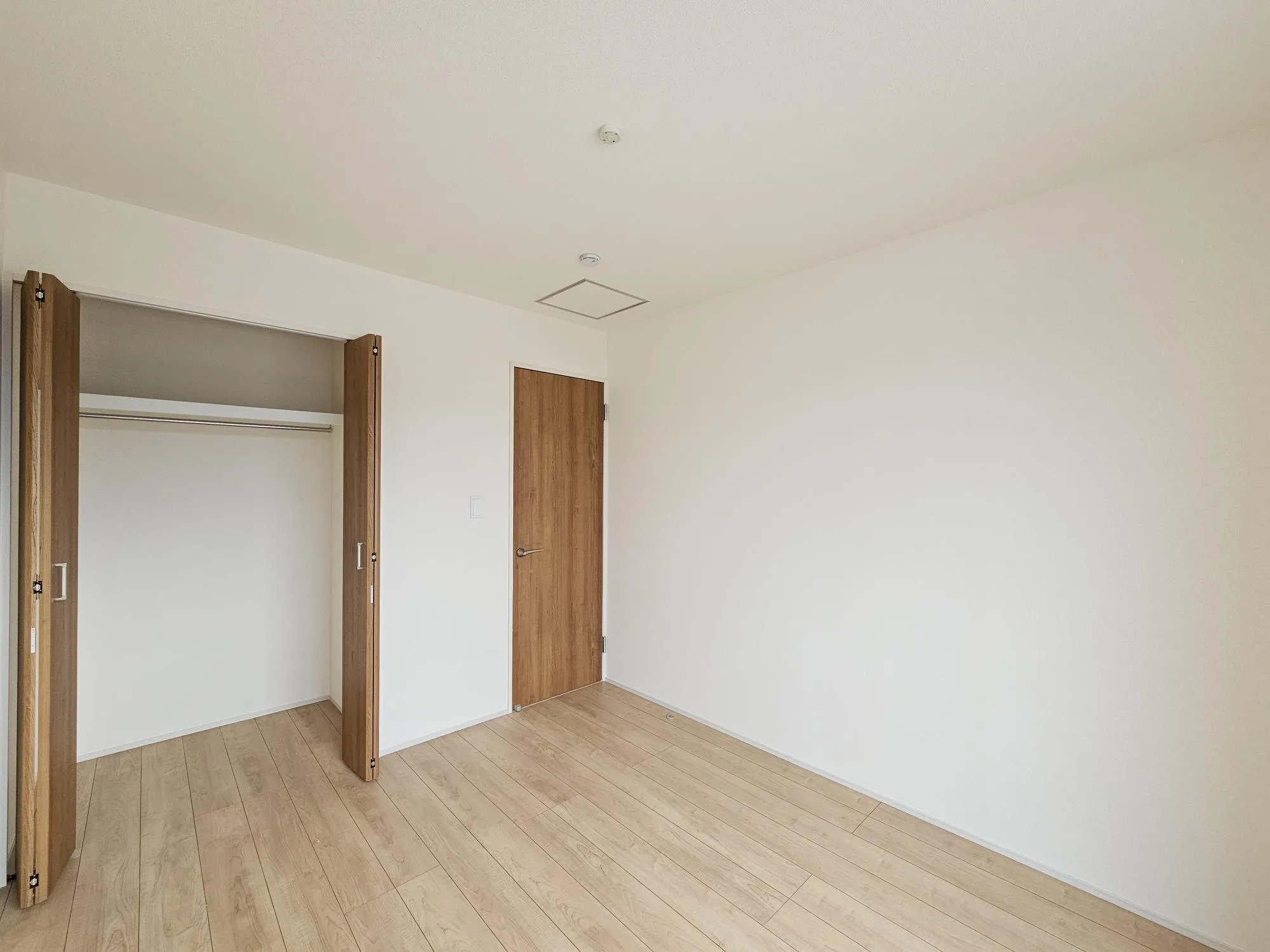 2号棟　洋室①(5.25帖)