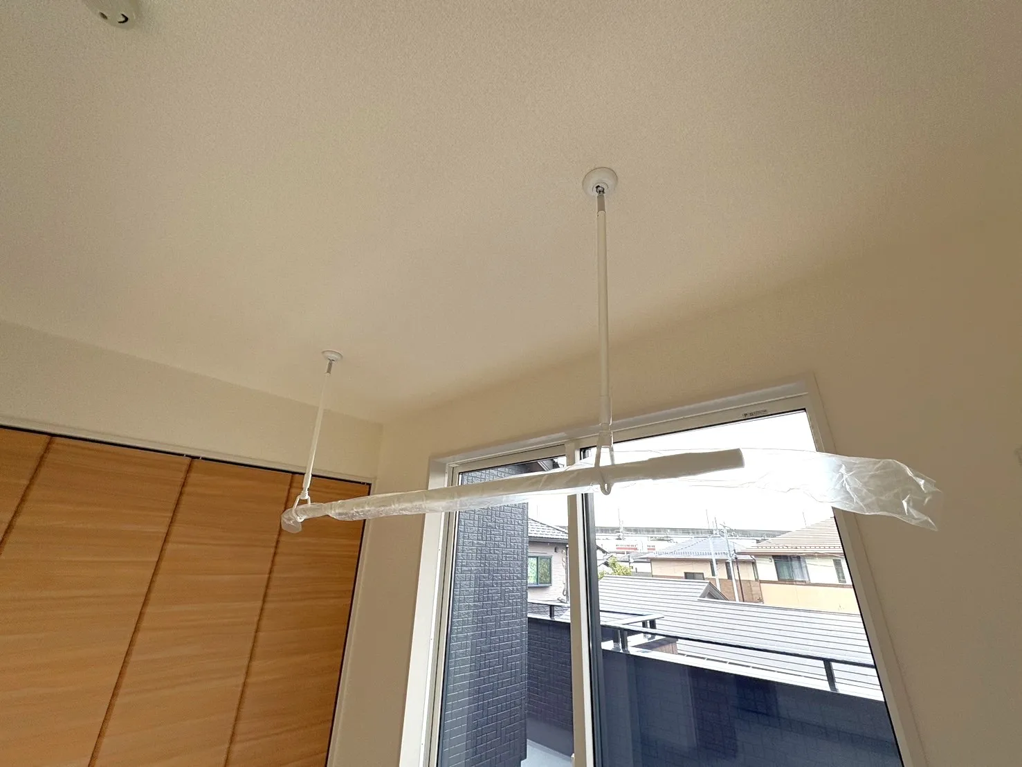 【室内物干】雨の日も安心♪お好みの高さに調節可能です♪