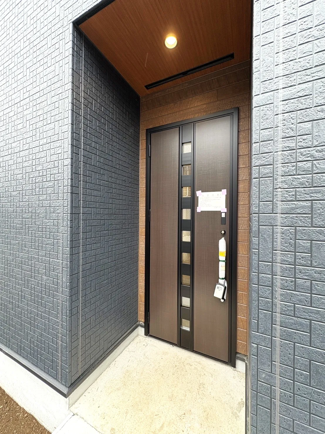 【玄関設備】らくらく施解錠のスマートキーです♪