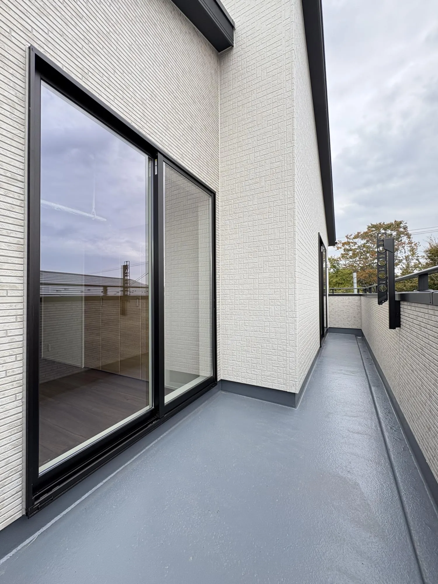 陽当たり良好なバルコニーで毎日のお洗濯もラクラク快適!