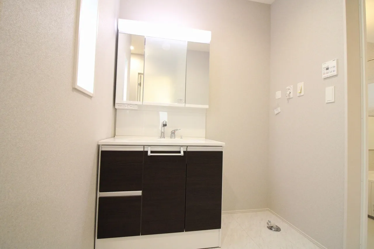 2号棟　洗面室(2025年11月撮影)