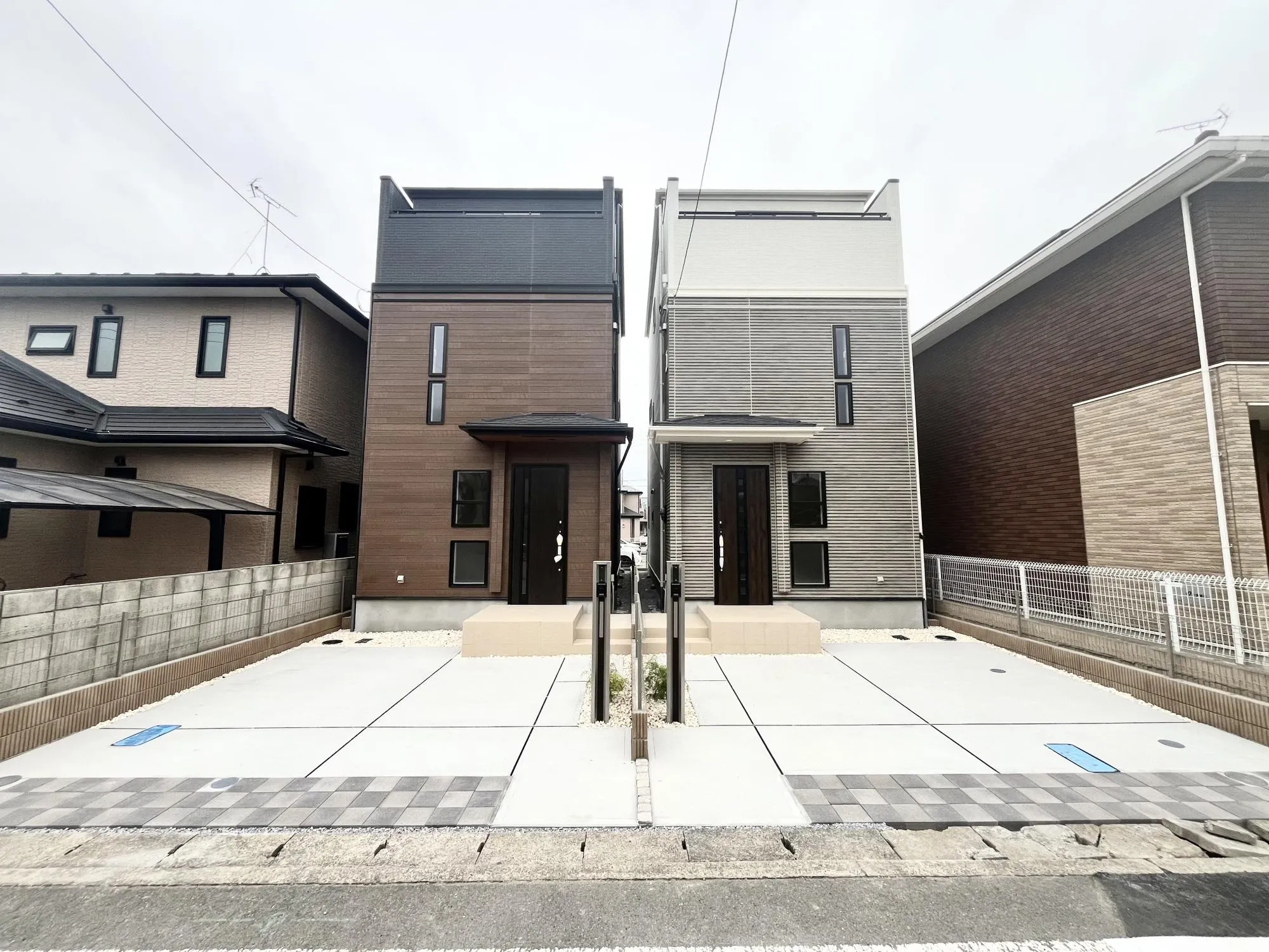 家族の“今”と“これから”に寄り添う、3階建ての新しい暮らし
3LDK+フレキシブルルーム
並列車庫2台分(軽1台)
17.33帖の広々LDK
ウォークインクローゼット(WIC)
ダブルバルコニーで採光・通風も良好