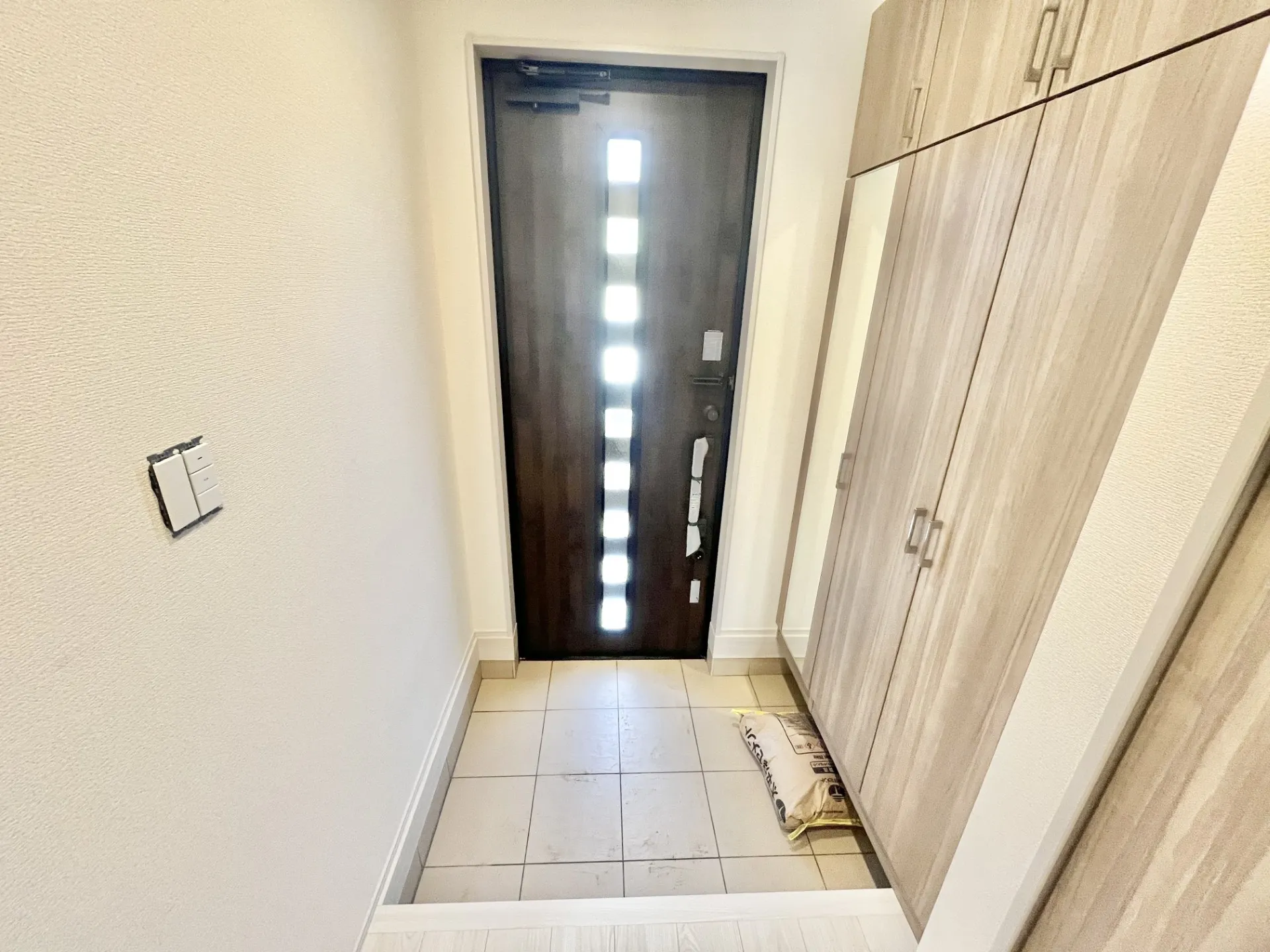 【①号棟】玄関