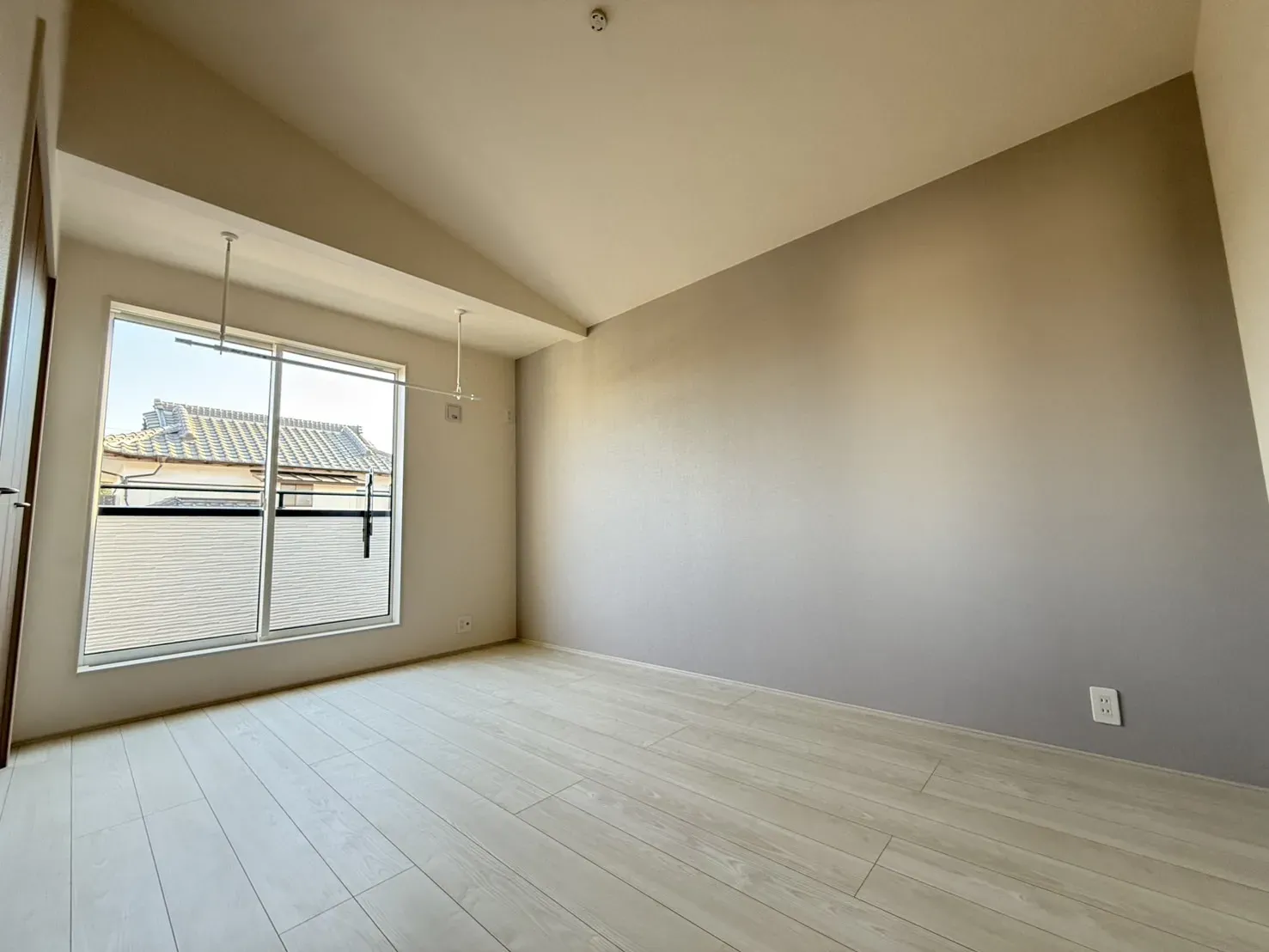 ⑤2階6.75帖洋室