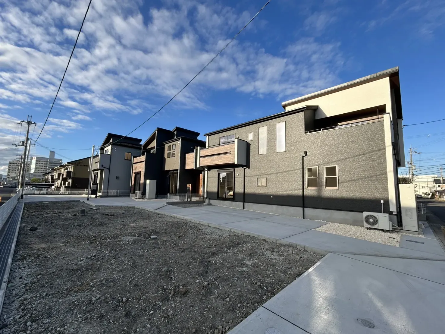 【外観写真】2025.11.22撮影
手前から③②①号棟