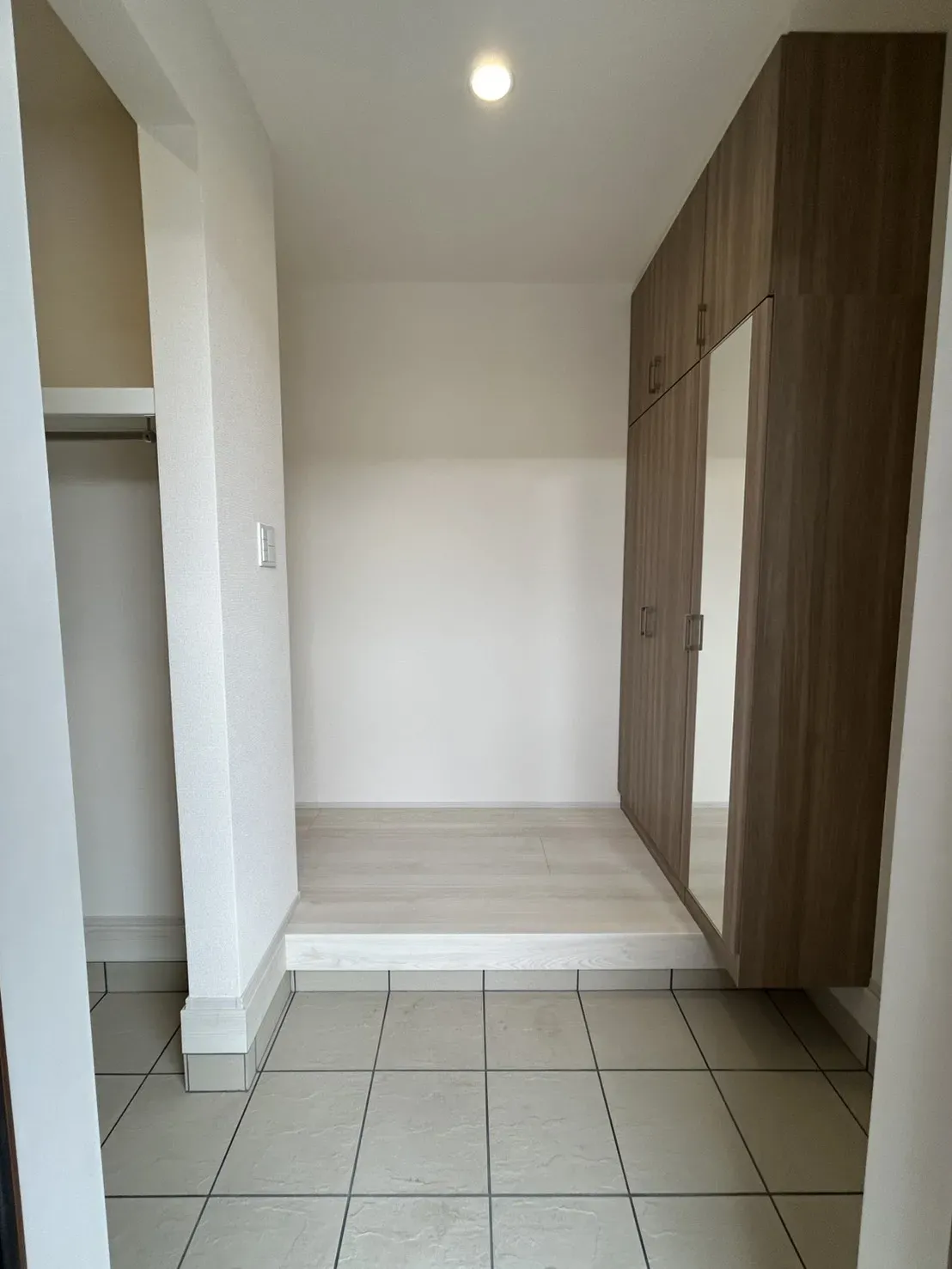 【玄関】土間収納付きで、ベビーカーなどの収納を行うことができます!