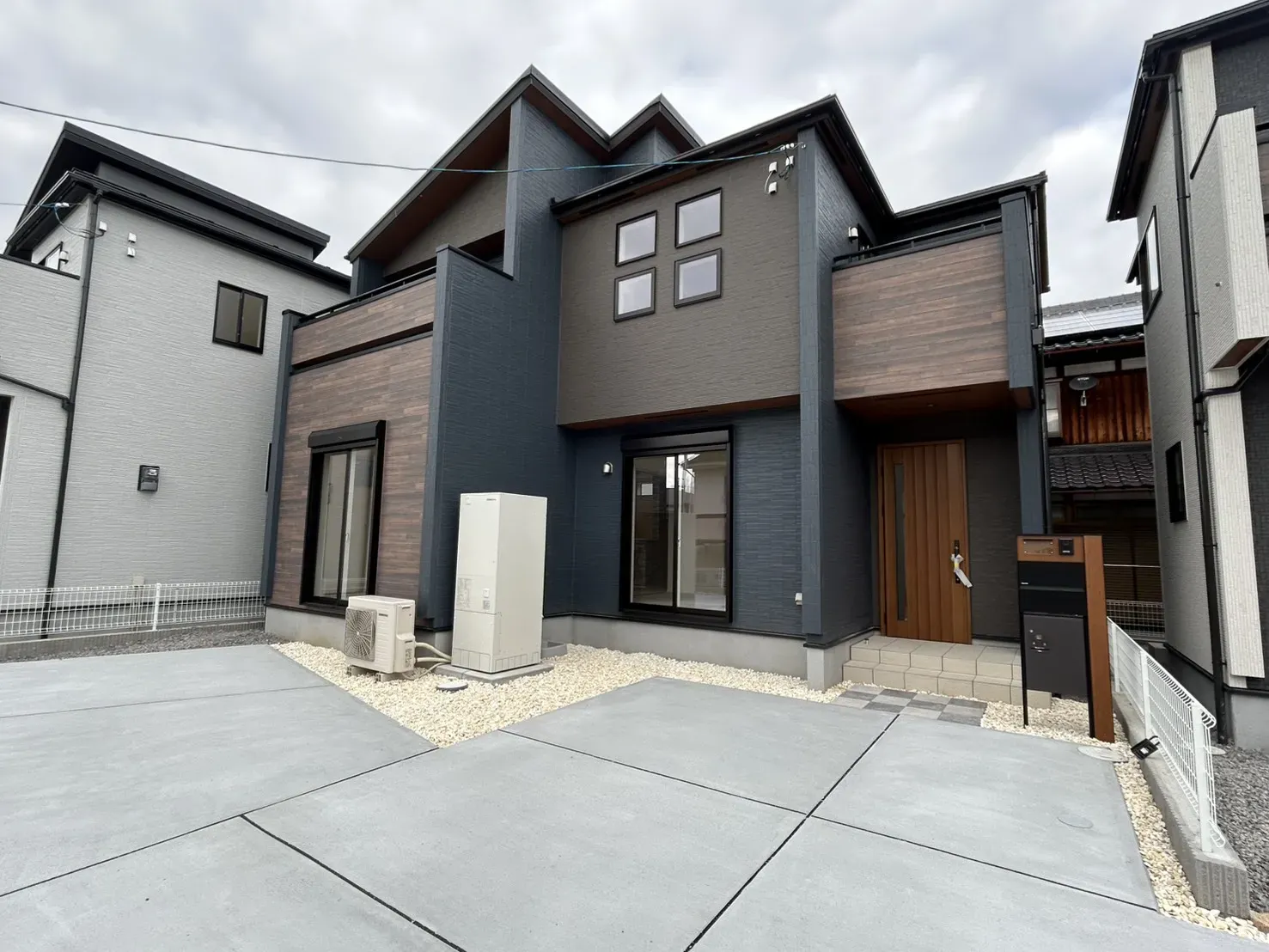 【②号棟外観写真】2025.11.2撮影