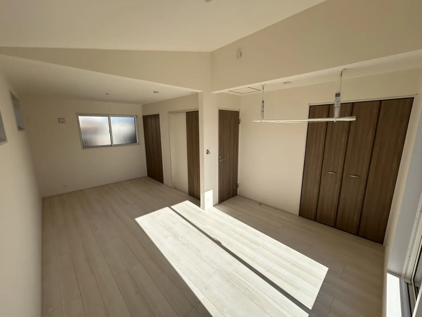 【洋室5.25帖+6.0帖】