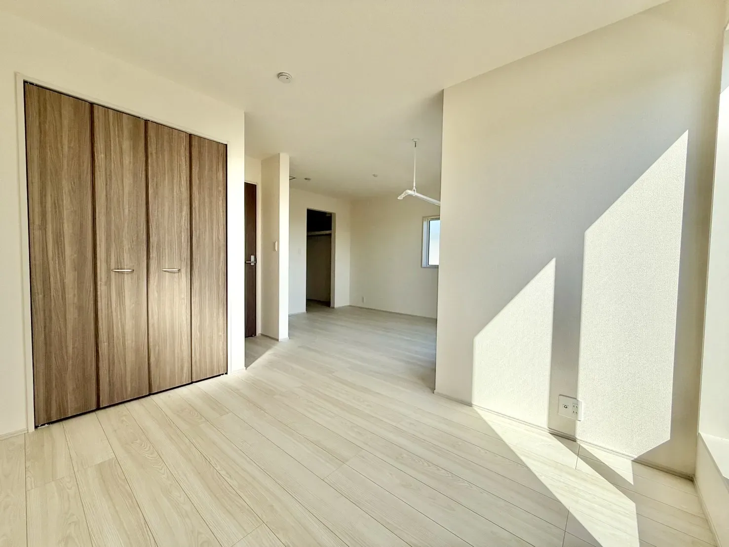 【洋室6.0帖+5.17帖】