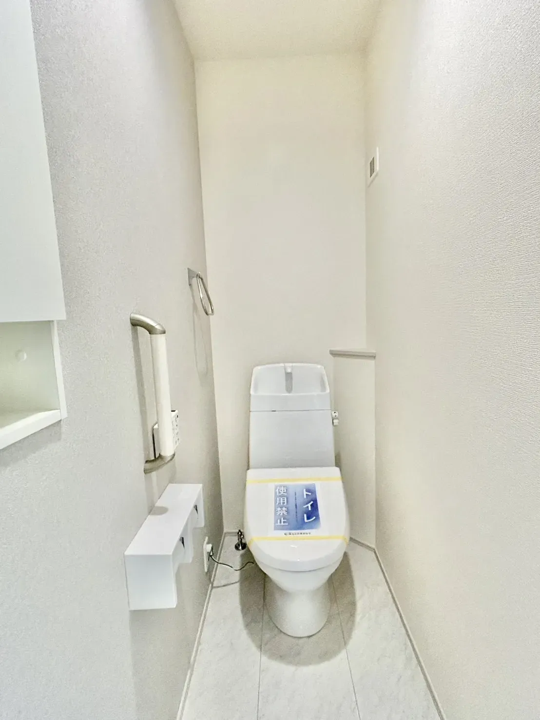 【2階廊下収納】