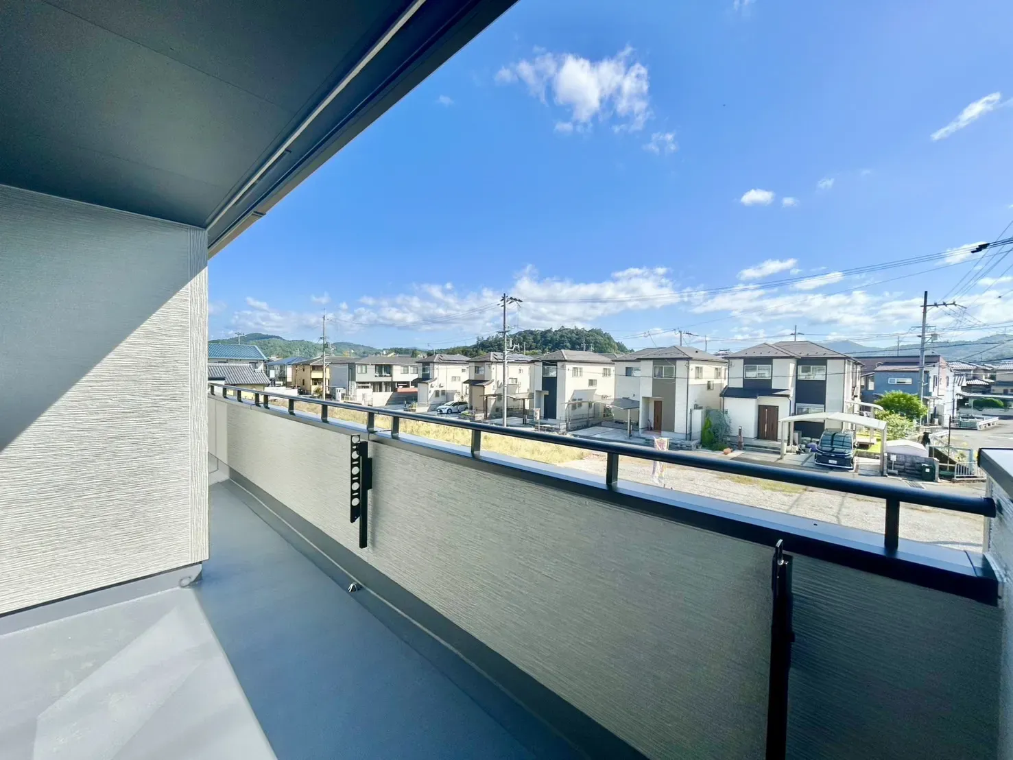 【バルコニー】