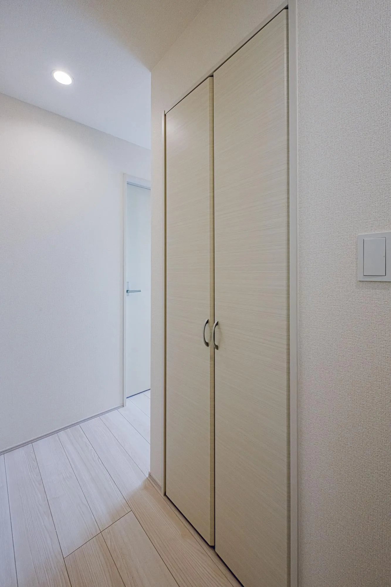 2号棟:2階の廊下収納　　