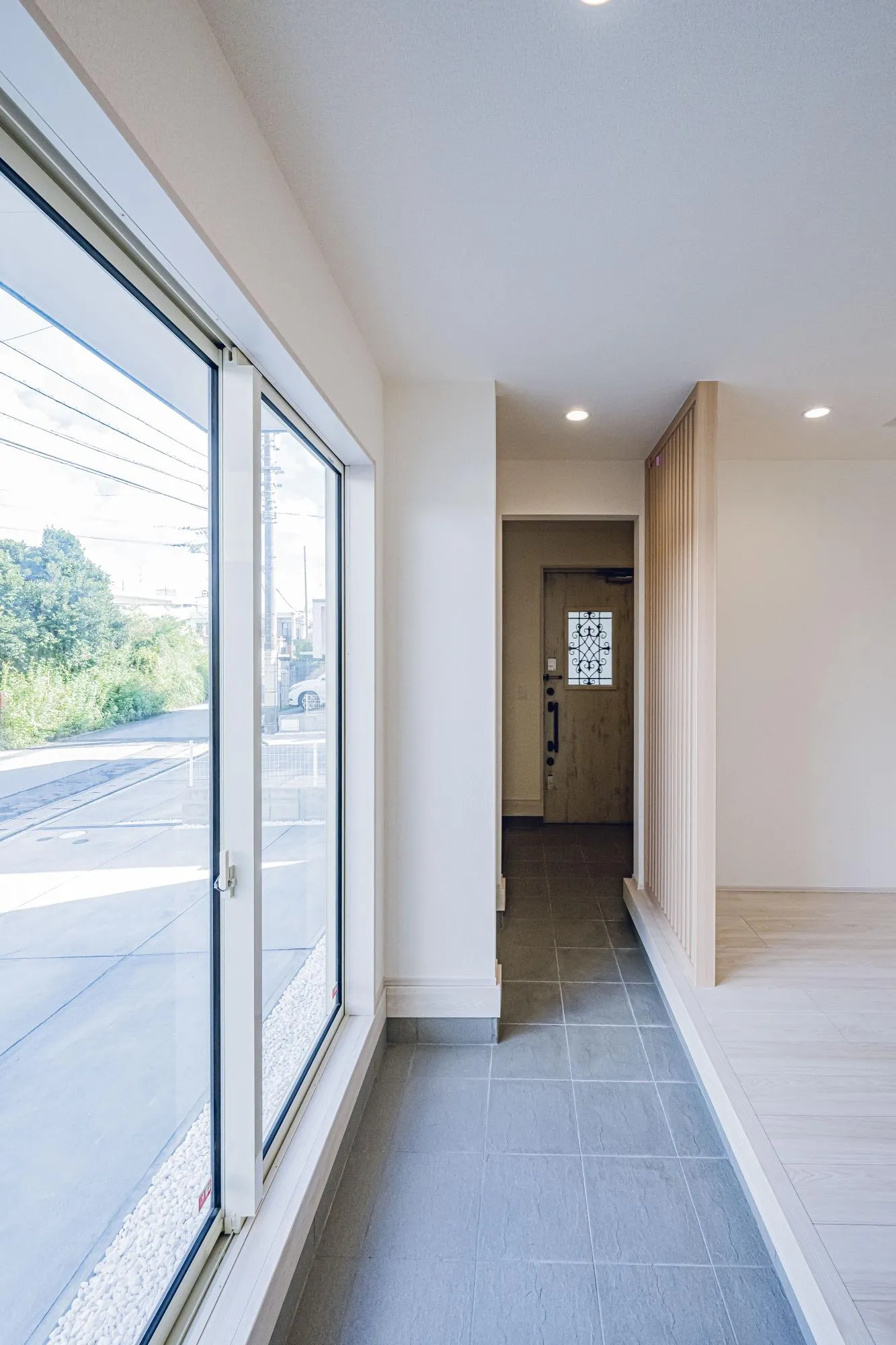 2号棟:玄関と通り土間