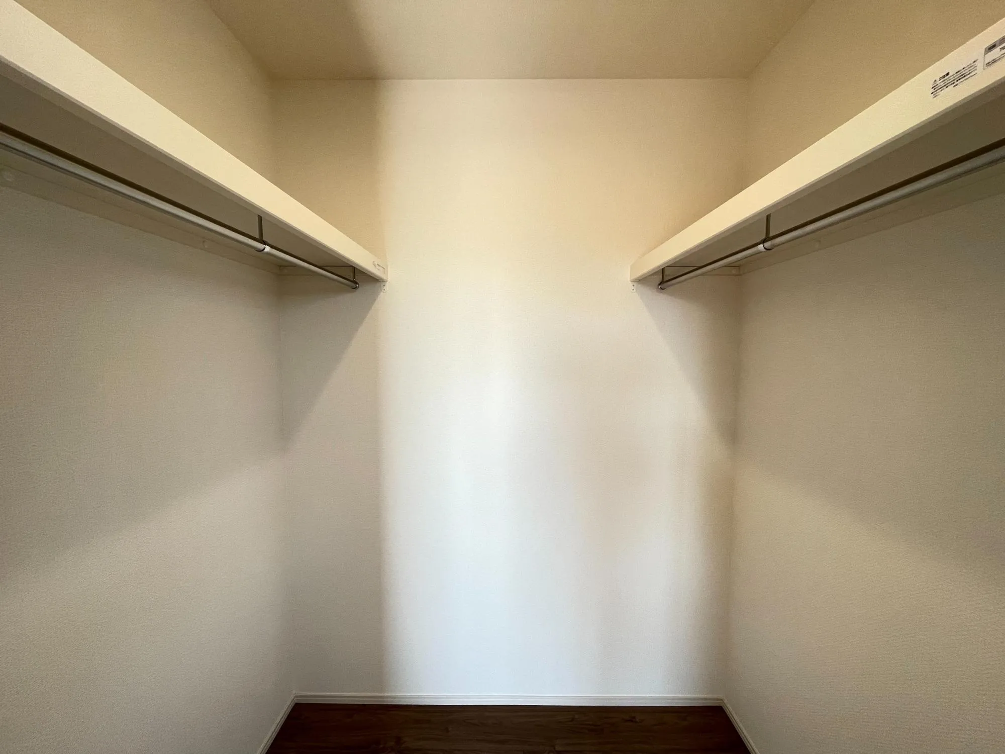 すっきりかたづくウォークインクローゼット