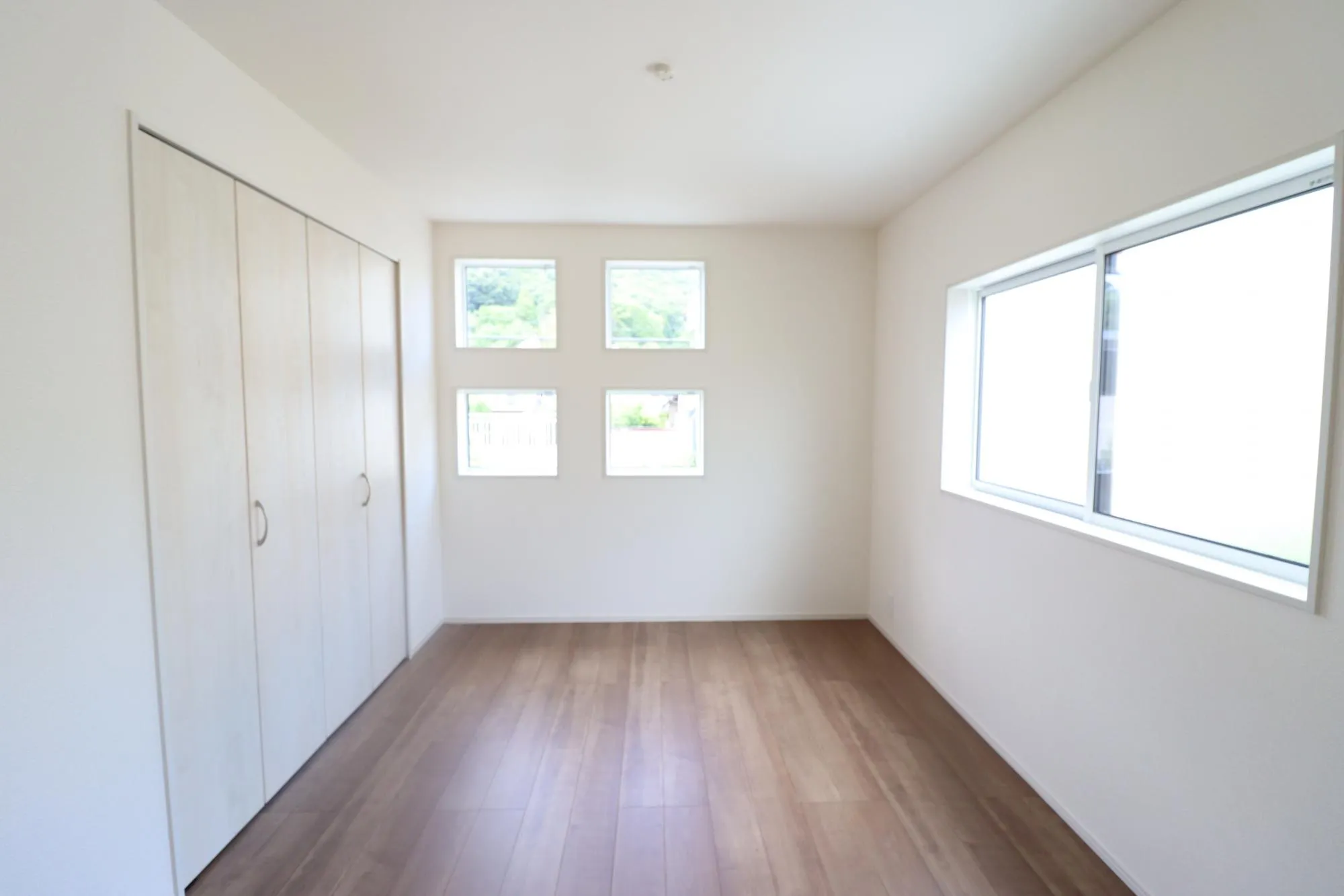 【洋室(6.0帖)/3号棟】