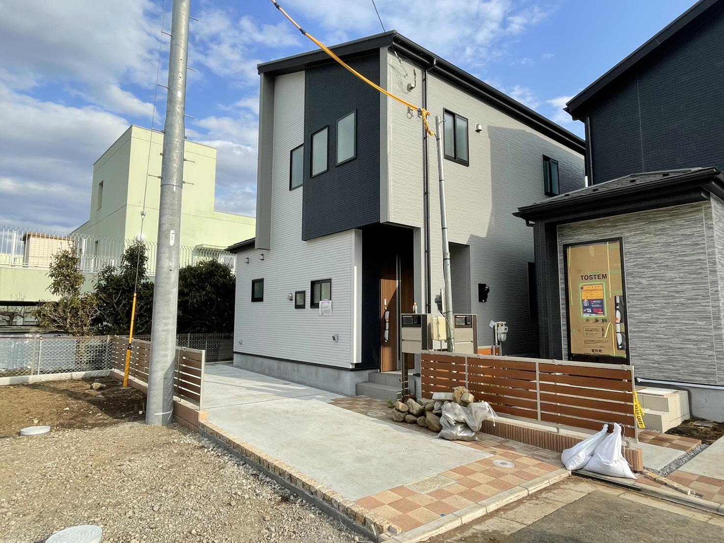八王子市石川町の「ブルーミングガーデン 八王子市石川町16棟