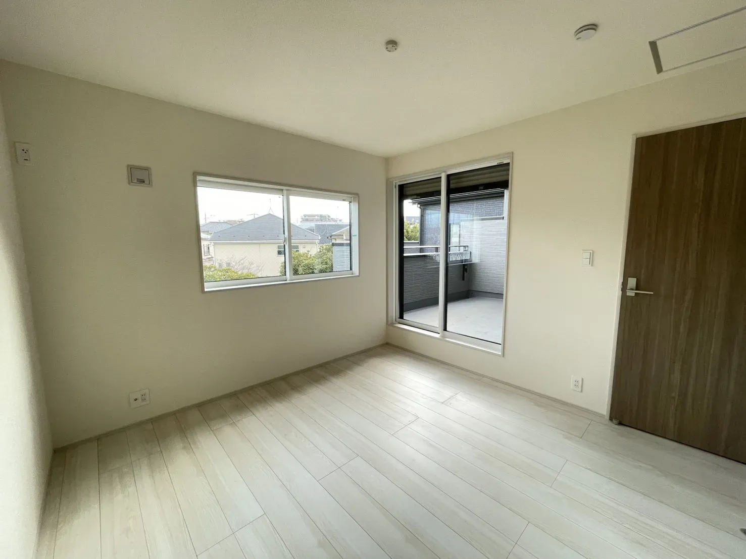 10号棟洋室6..12帖(2026年3月撮影)