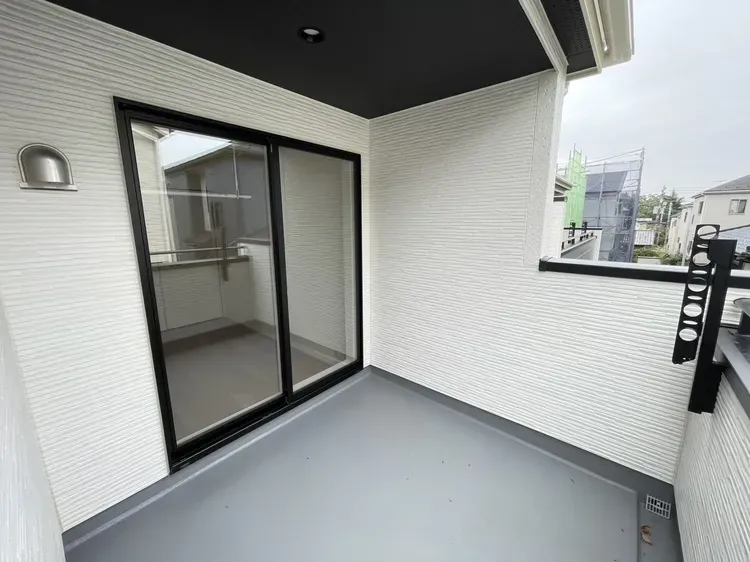 1号棟　天候の急変にも対応のインナーバルコニー