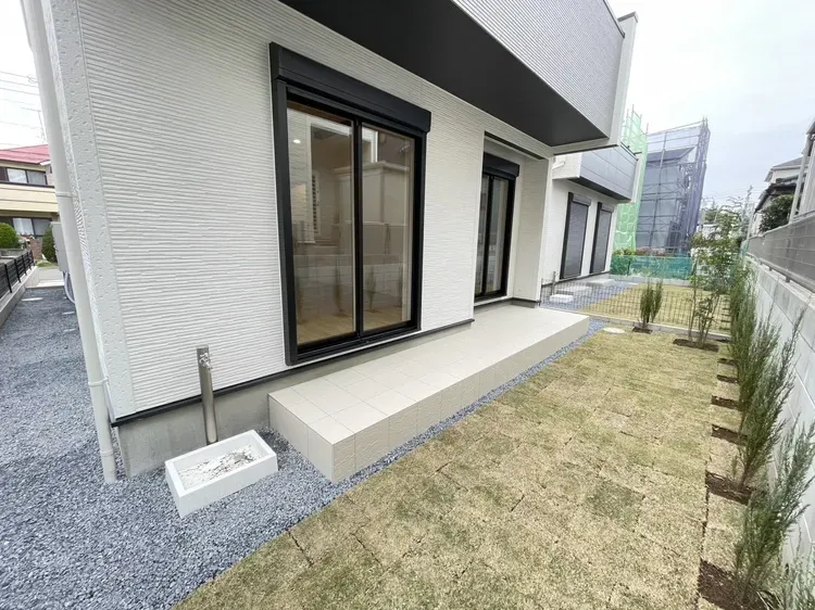 1号棟　お庭　お子様の遊び場としても◎