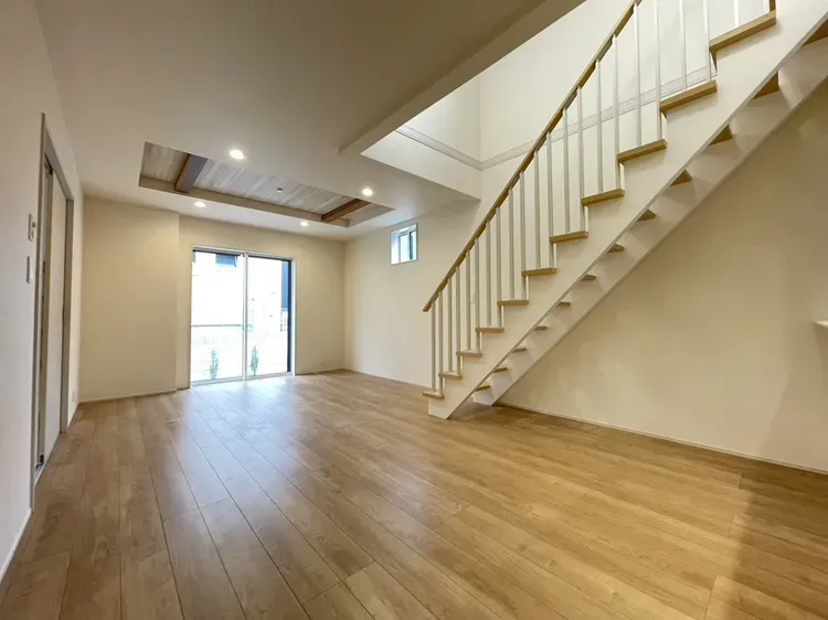 1号棟　階段上部は吹抜で採光を確保!