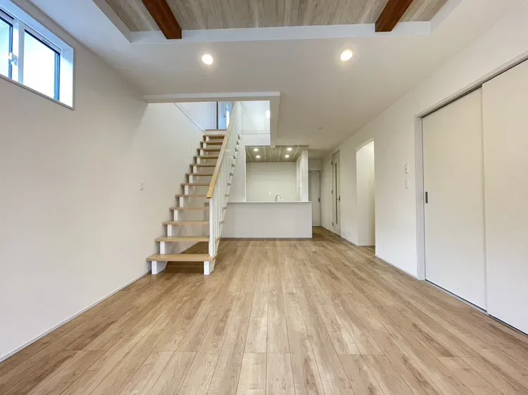 1号棟LDKの「魅せる階段」