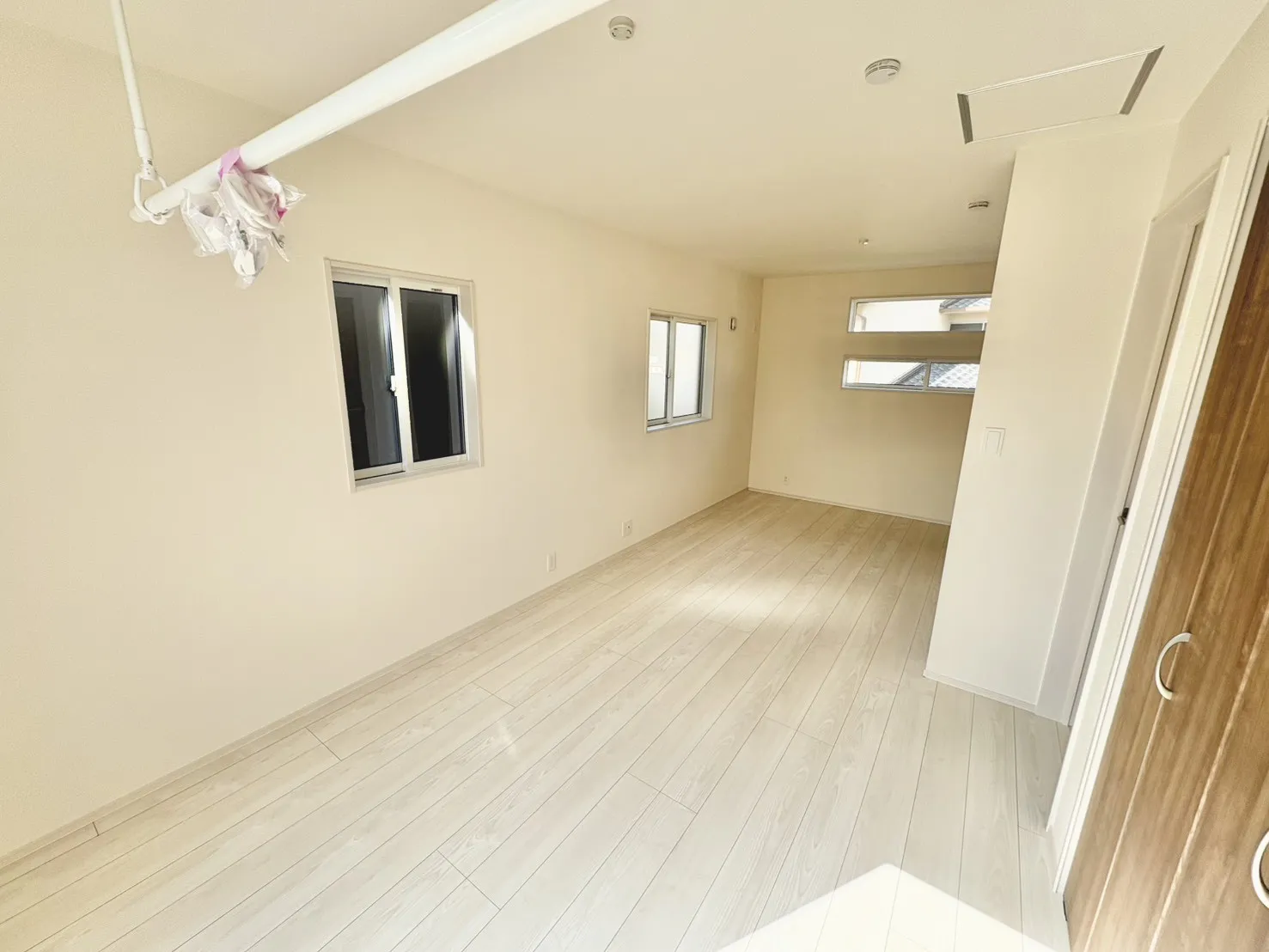 ☆可変式間取り採用洋室(5.25畳+4.71畳)☆