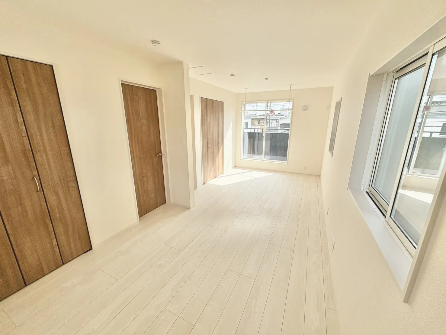 ☆可変式間取り採用洋室(洋室4.71畳+5.25畳)☆