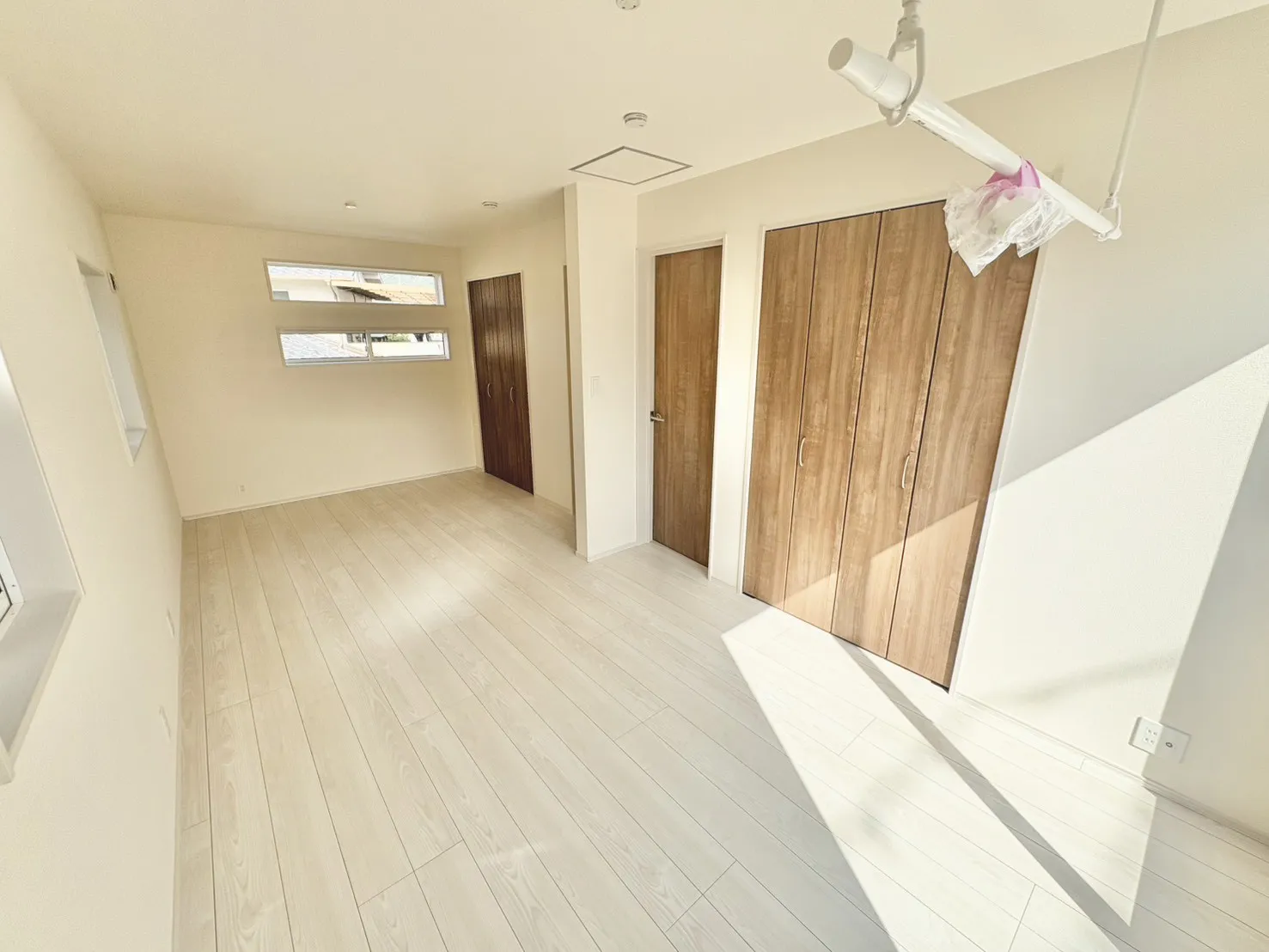 ☆可変式間取り採用洋室(洋室4.71畳+5.25畳)☆