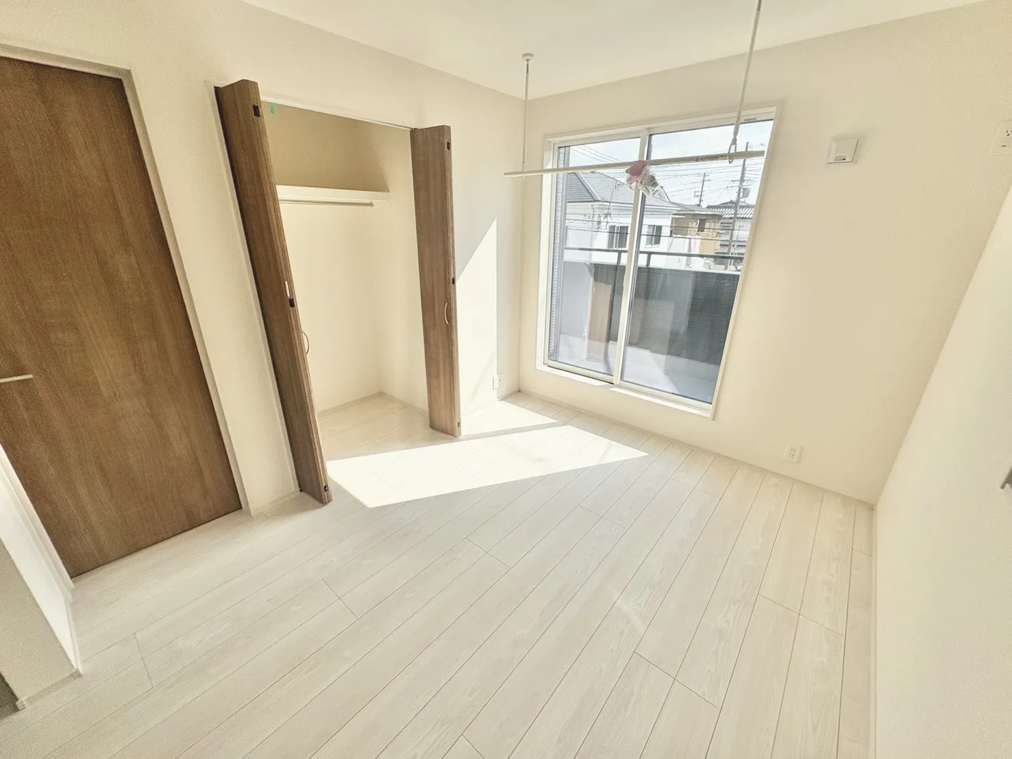 ☆西側5.25畳洋室☆