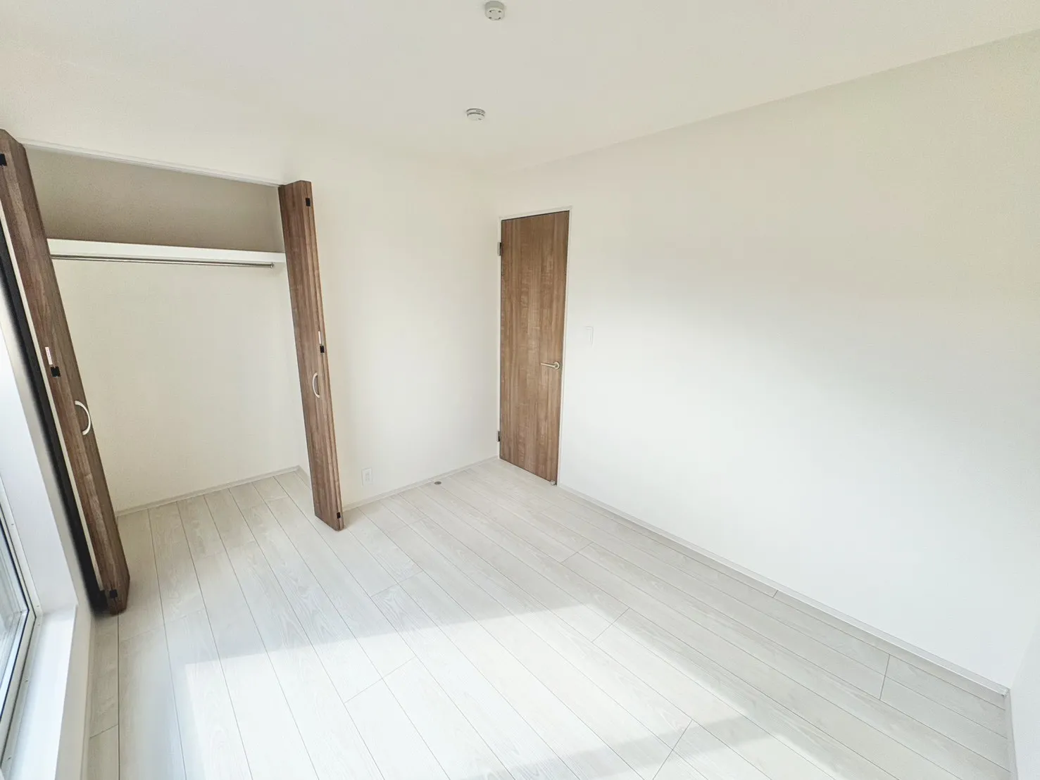 ☆南側5.25畳洋室☆