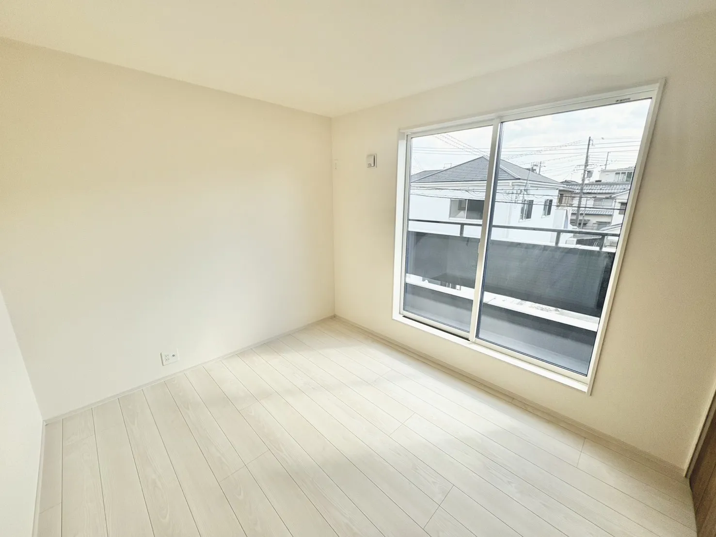 ☆南側5.25畳洋室☆