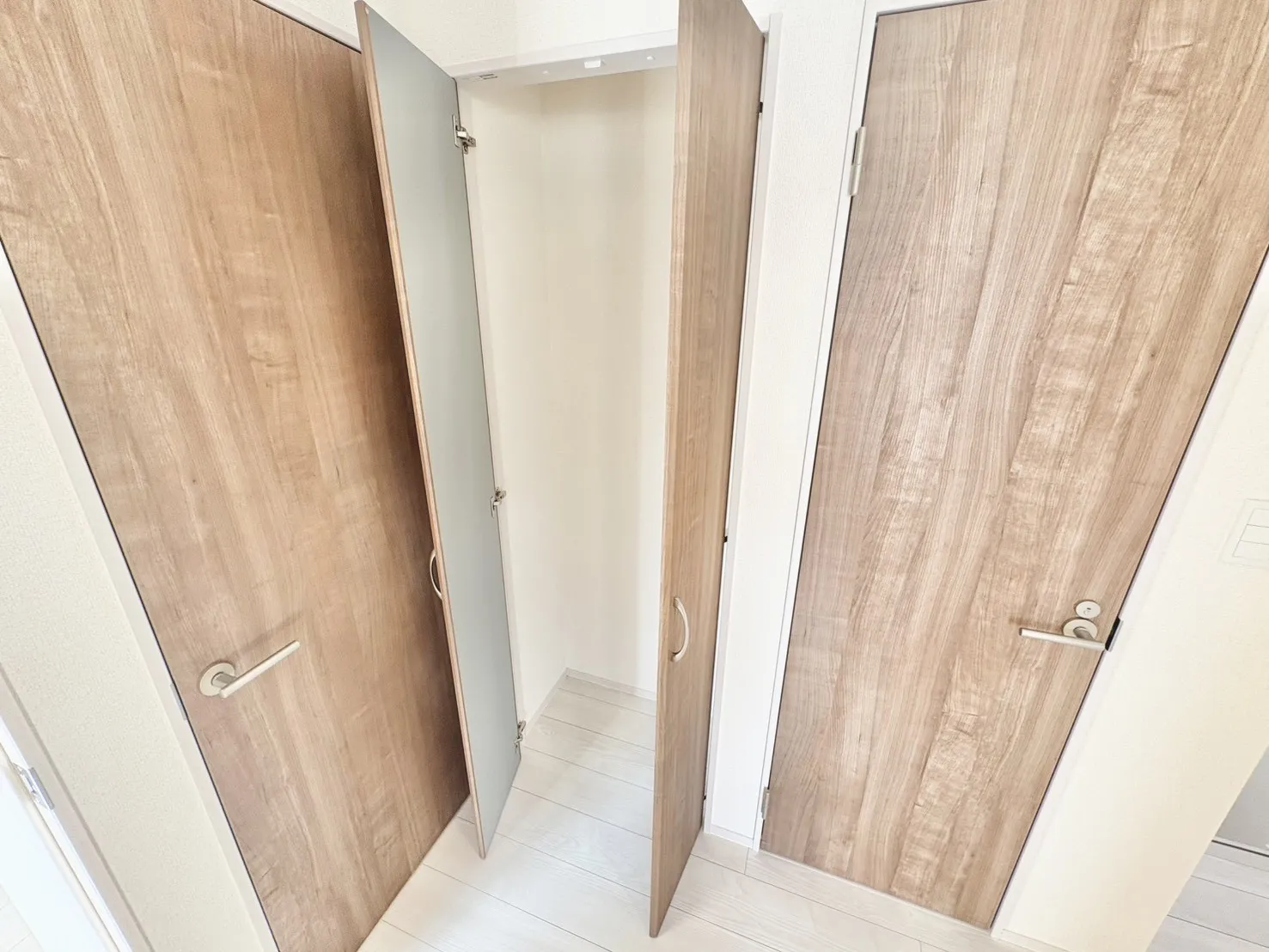 ☆2階廊下収納☆