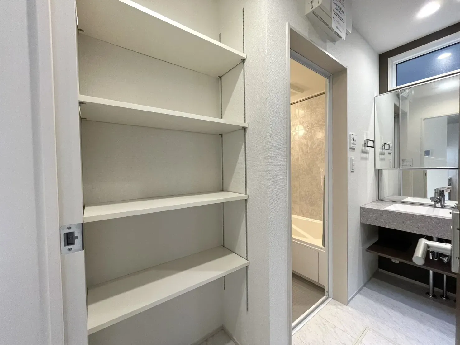 2号棟 洗面 可動棚