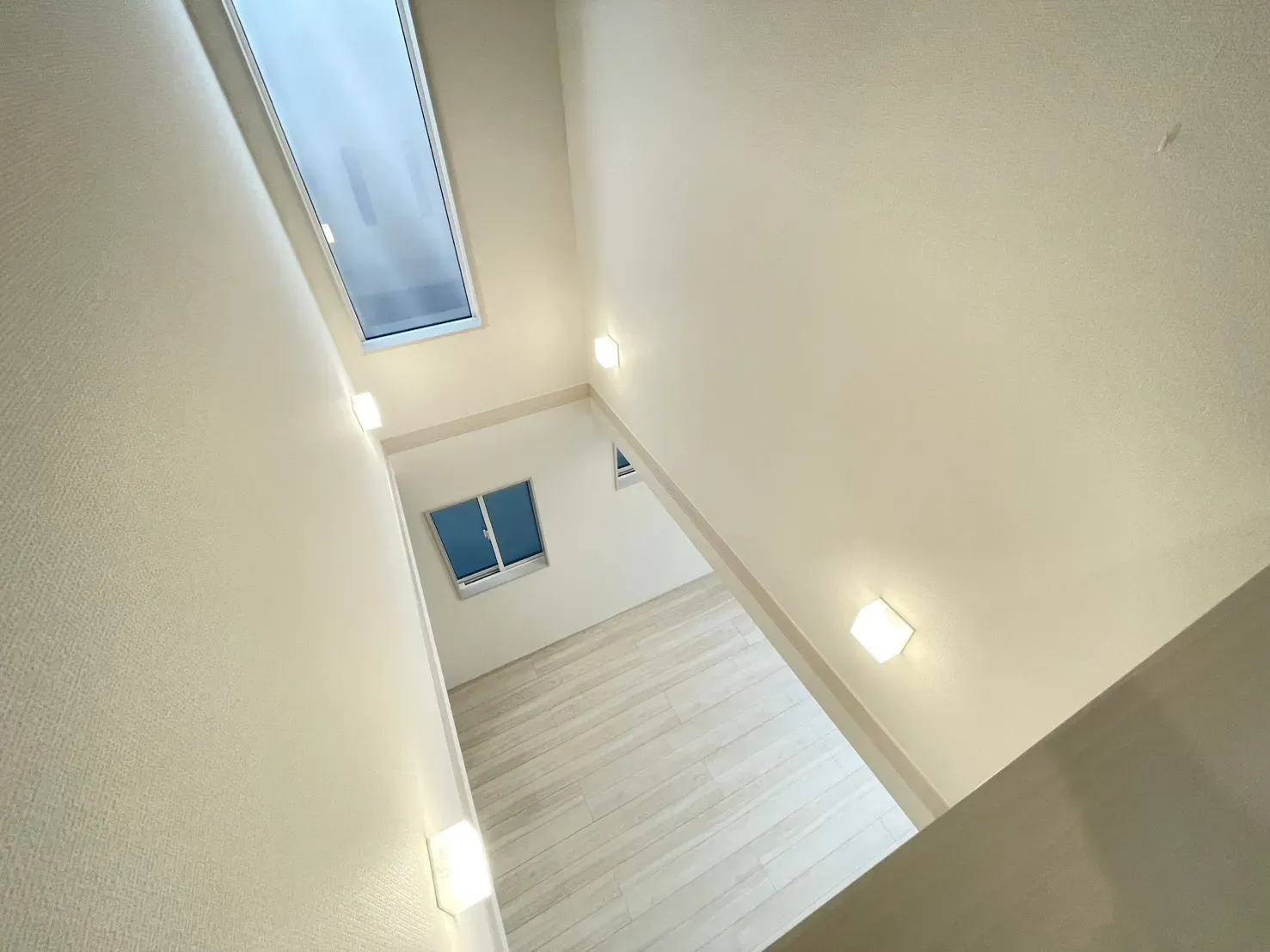 2号棟 リビング 上部 吹き抜け