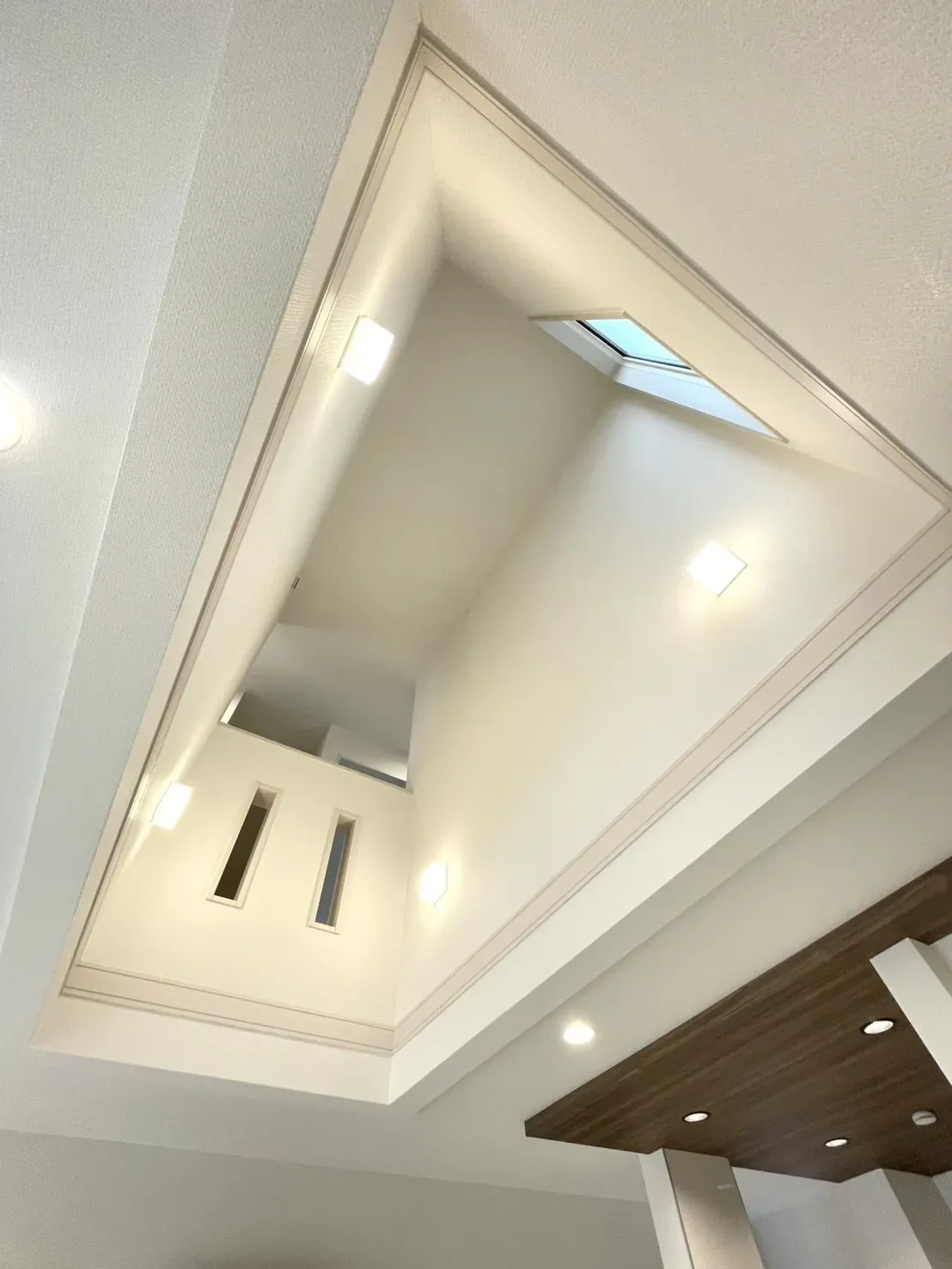 2号棟 リビング 上部 吹き抜け