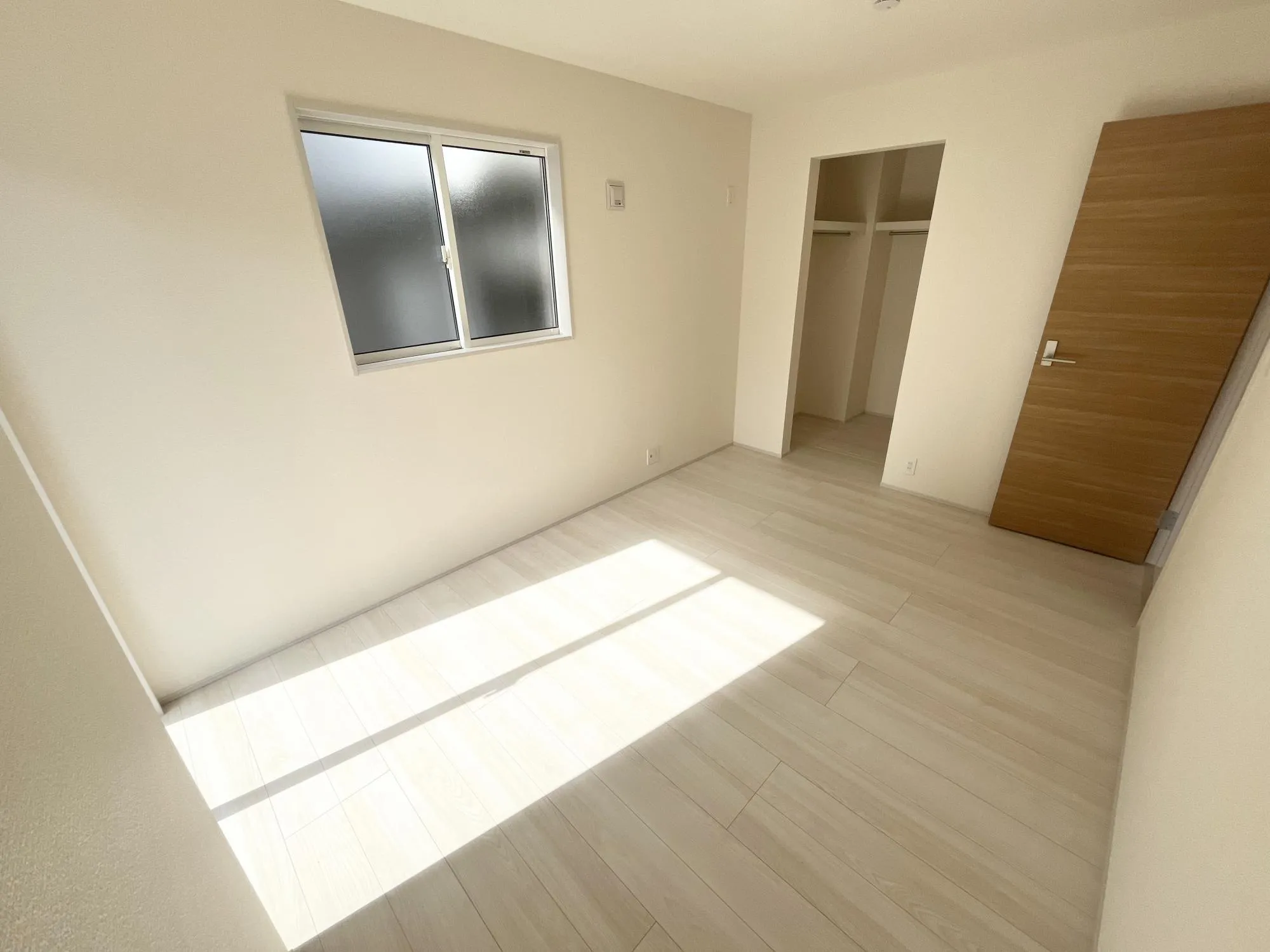 洋室6.375帖WIC　3号棟