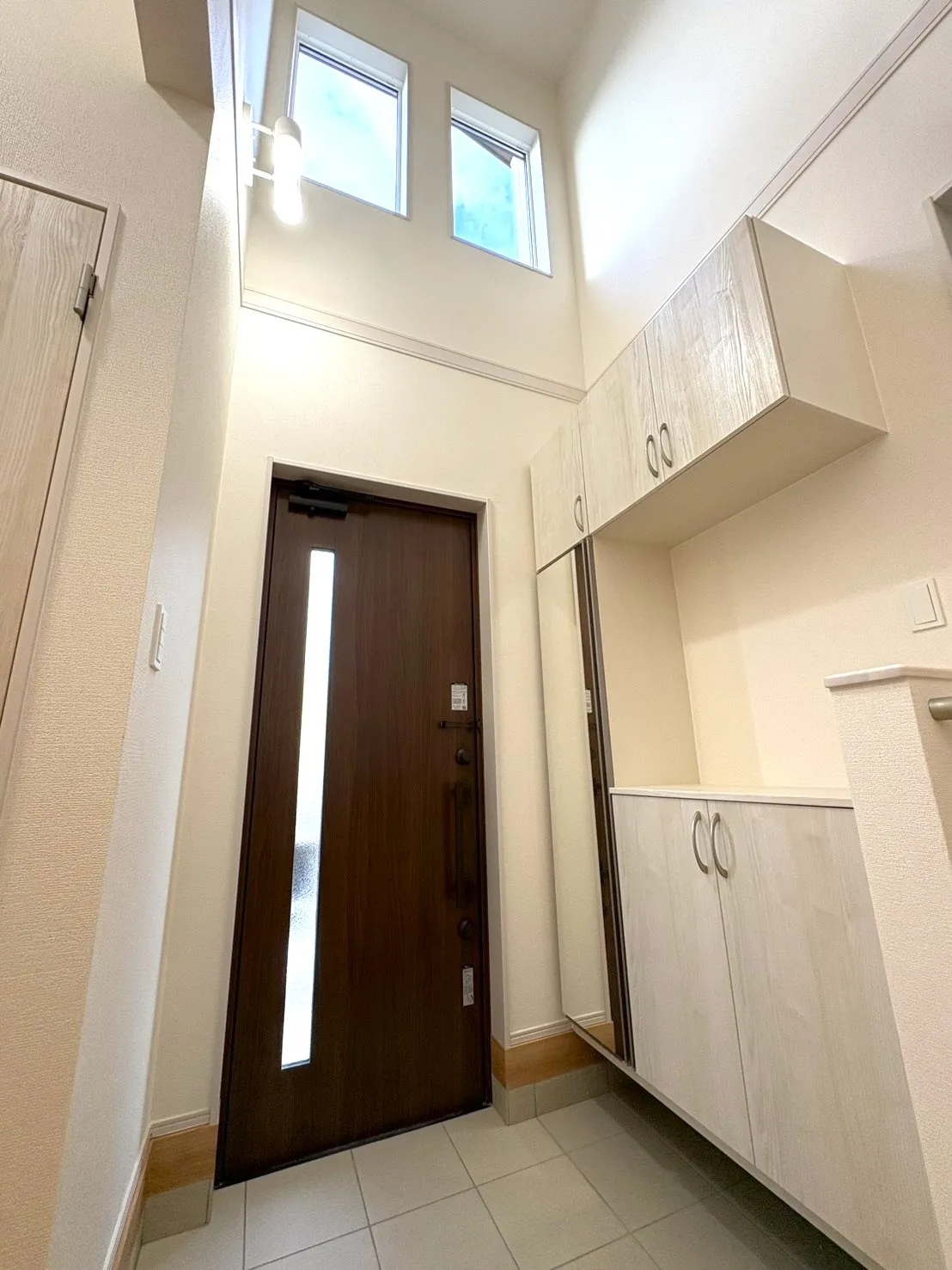 玄関　①号棟　2025年10月撮影