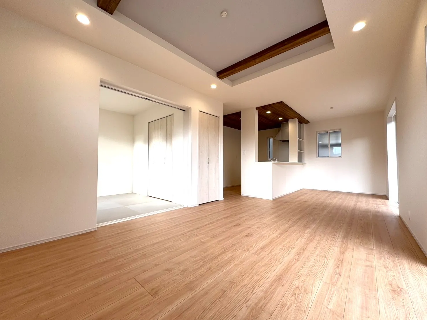 リビング　①号棟　2025年10月撮影