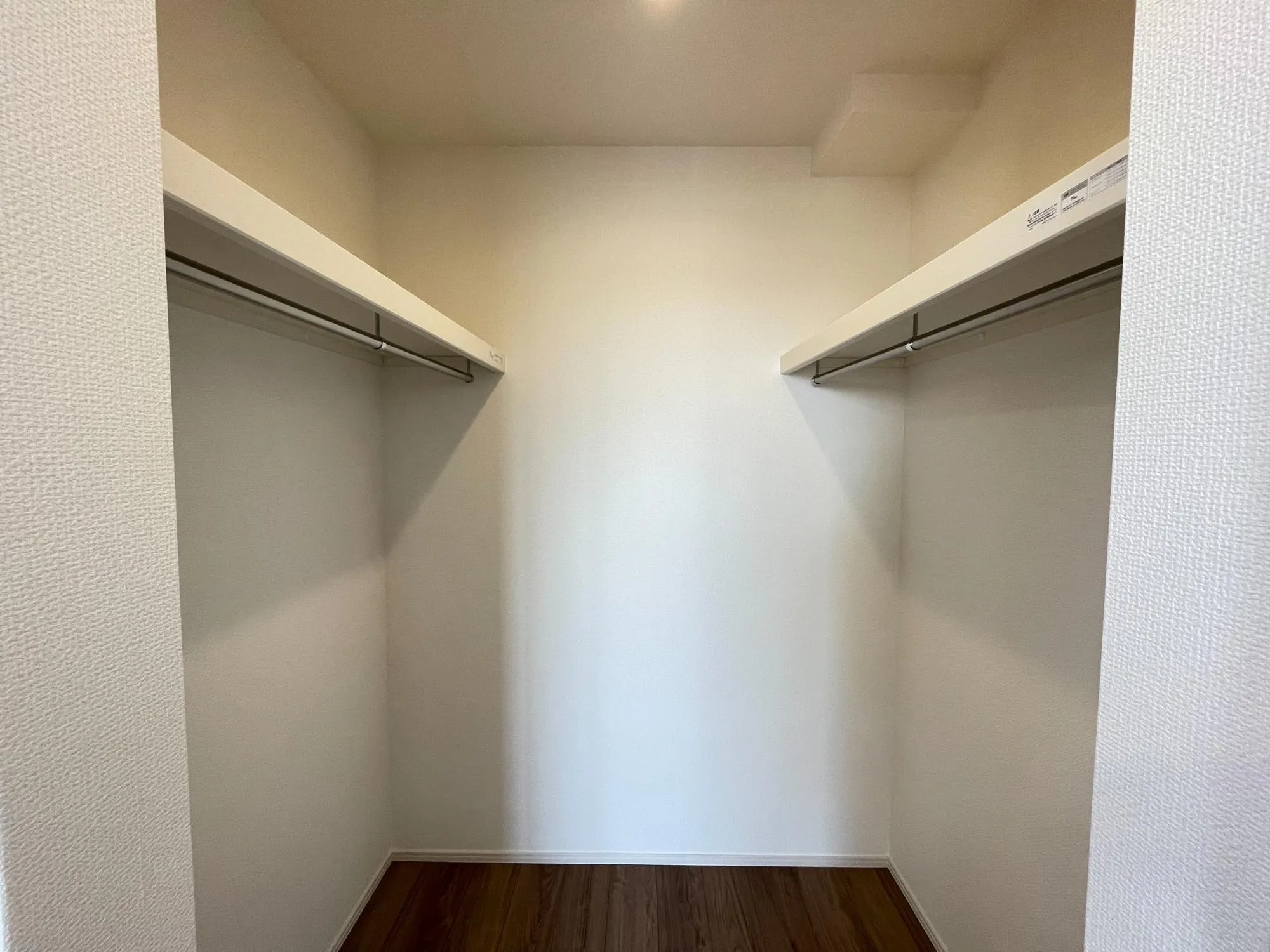 ②号棟　ウォークインクローゼット(主寝室)