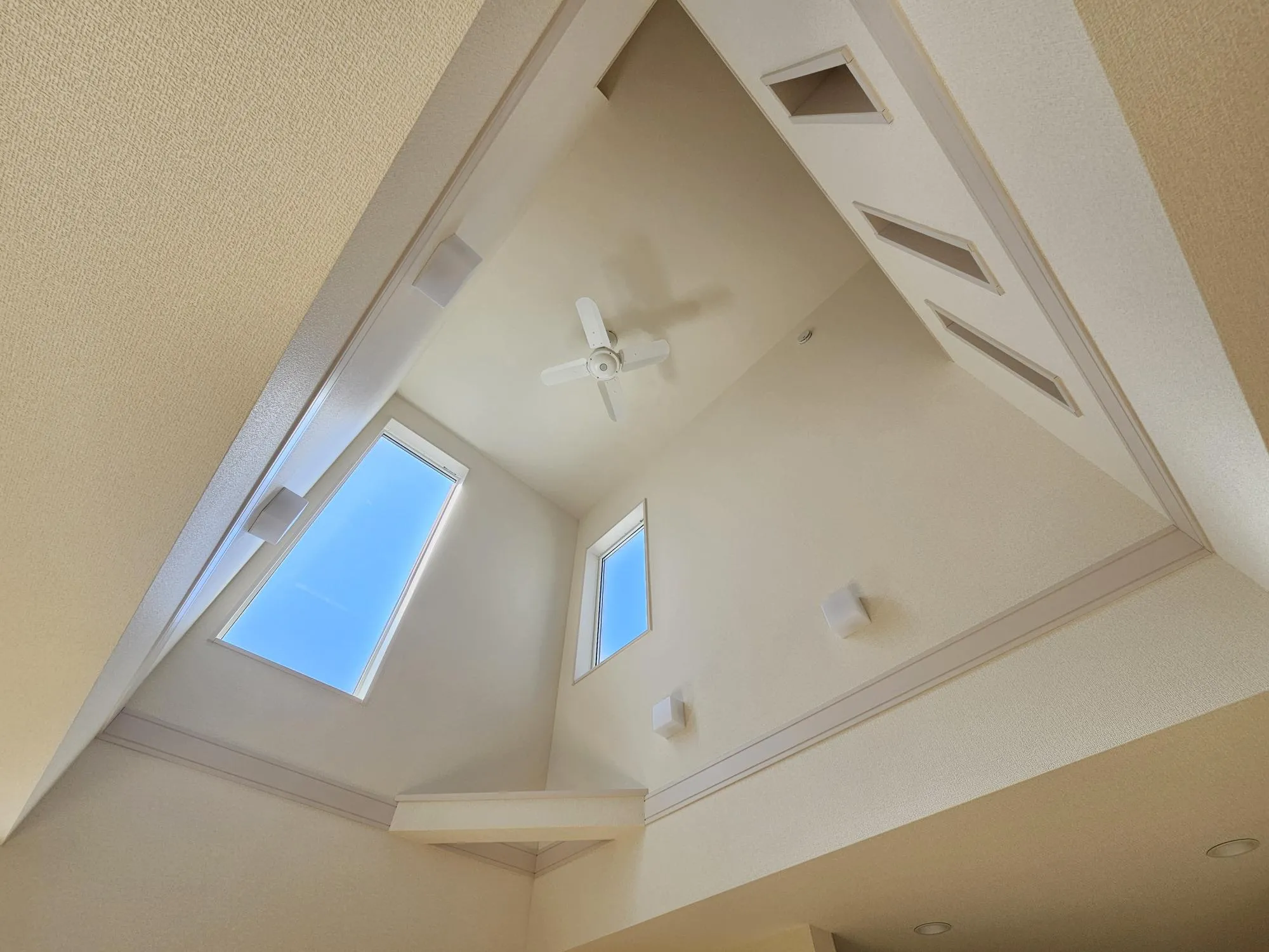 1号棟　ダイニング吹き抜け