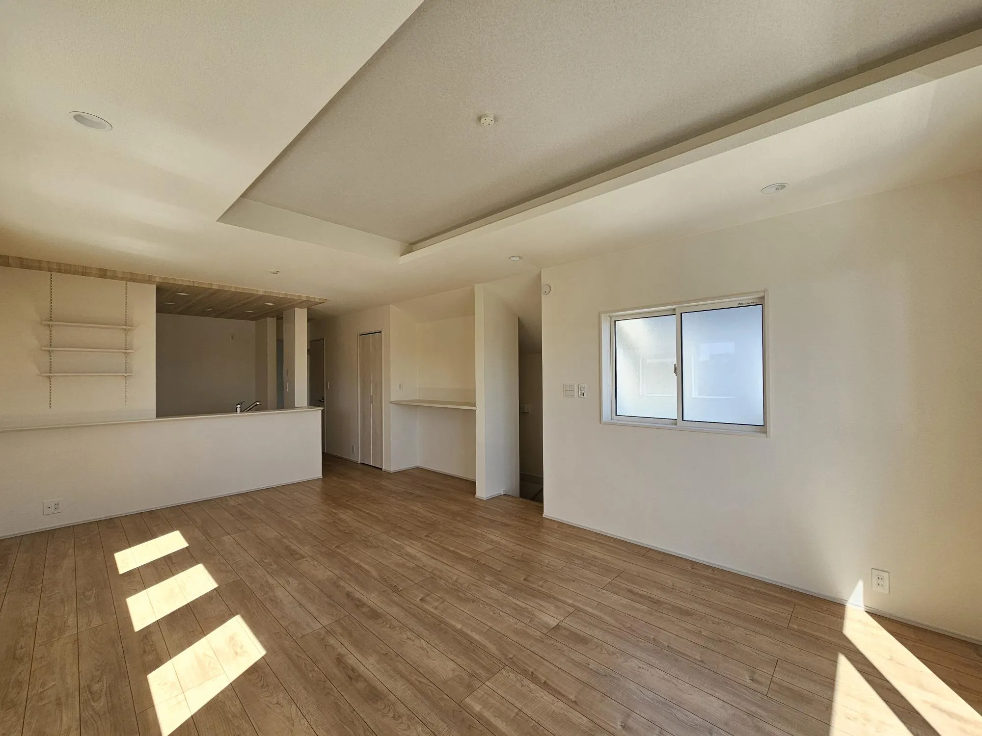 2号棟　LDK(18.5帖)